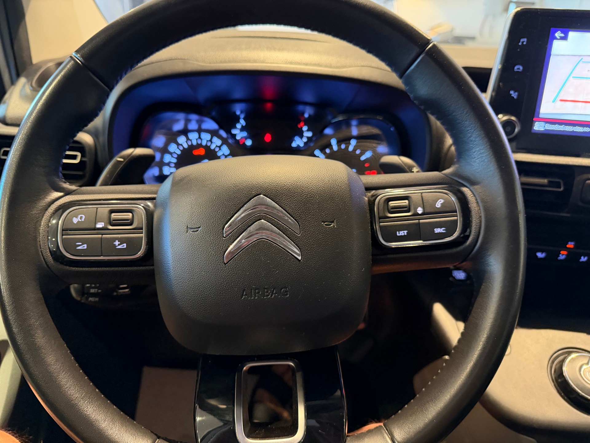 CITROEN Berlingo 1.2 PureTech 130 Swiss Edition-image-16
