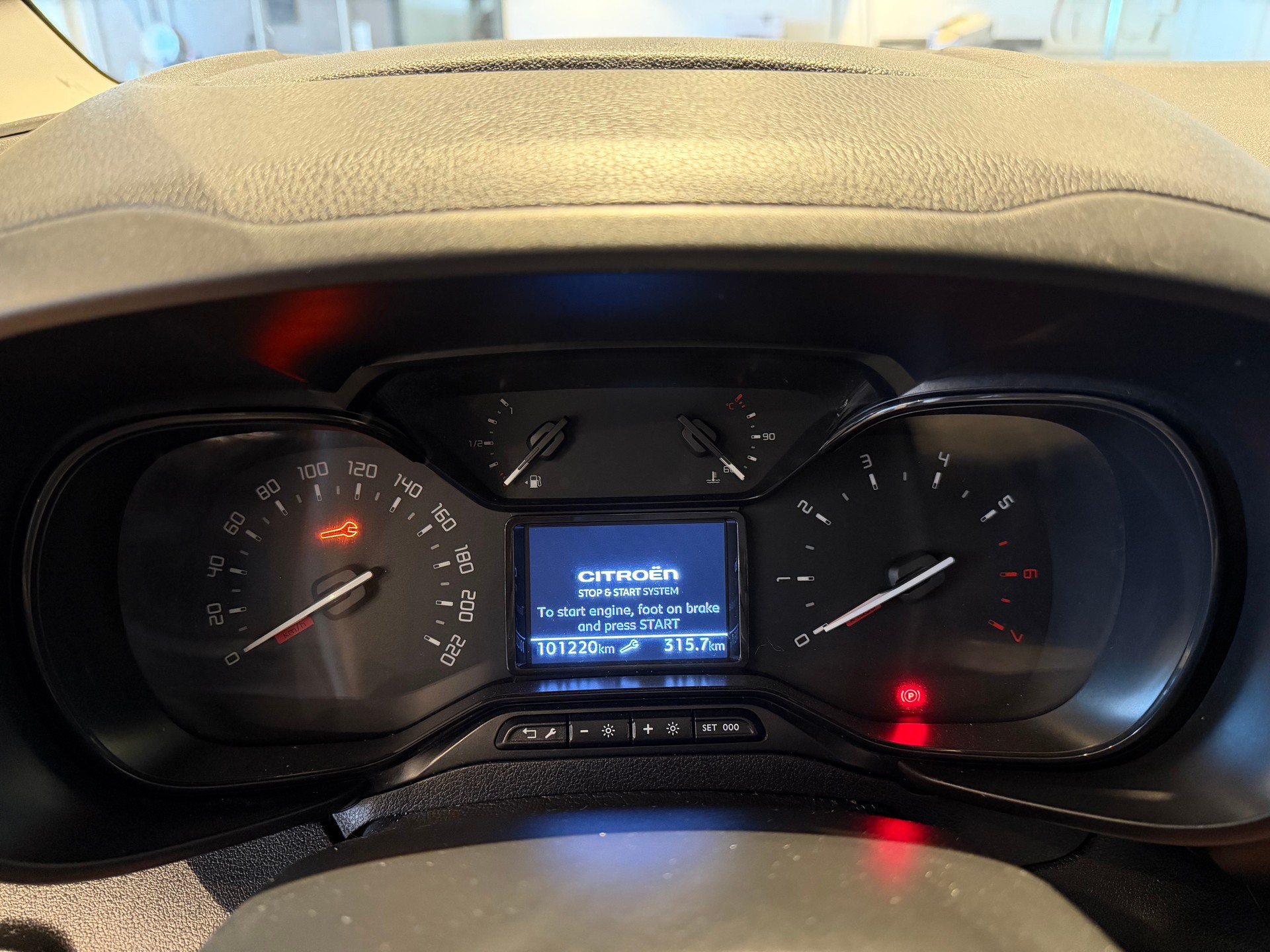 CITROEN Berlingo 1.2 PureTech 130 Swiss Edition-image-11