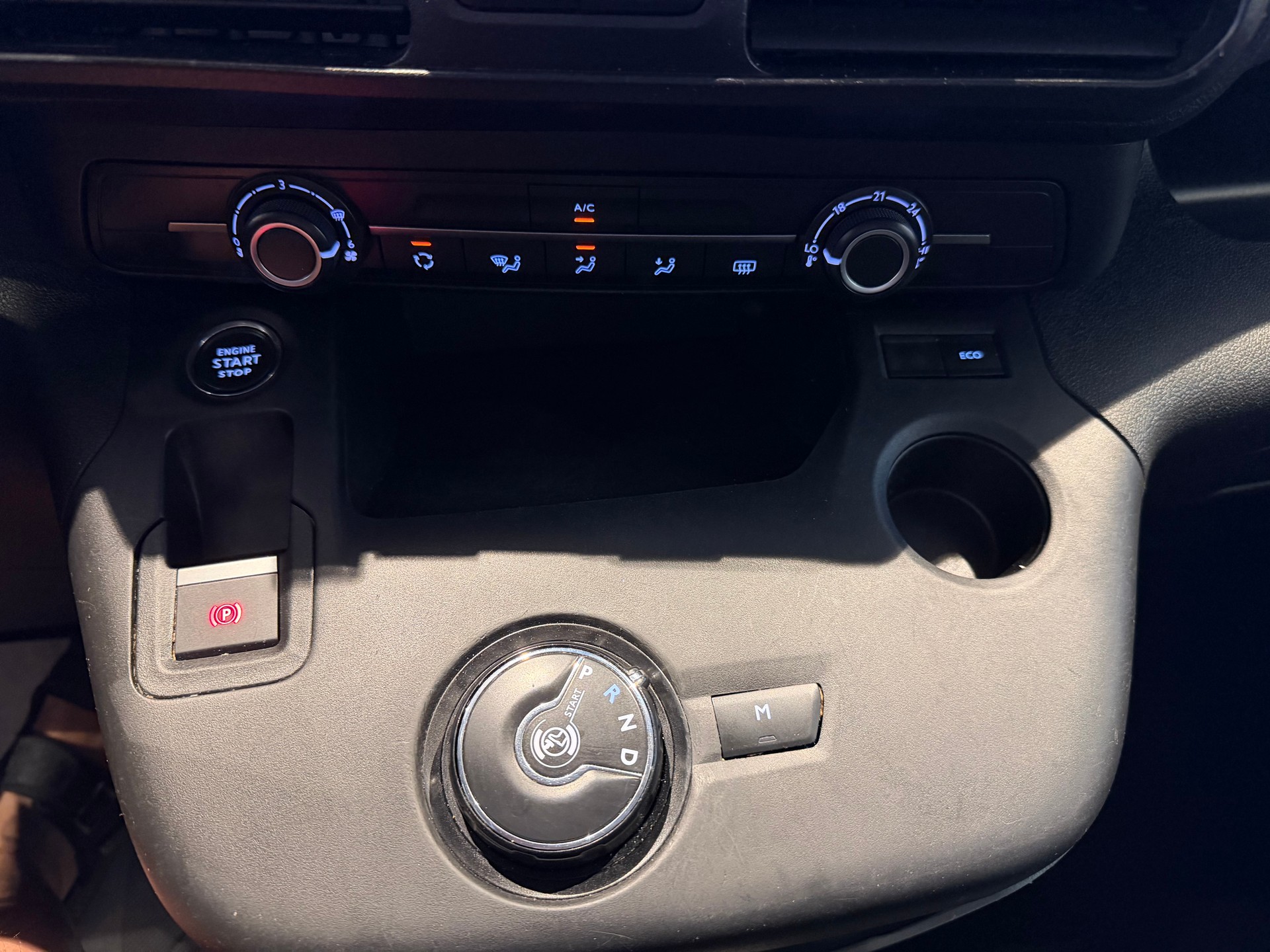 CITROEN Berlingo 1.2 PureTech 130 Swiss Edition-image-13