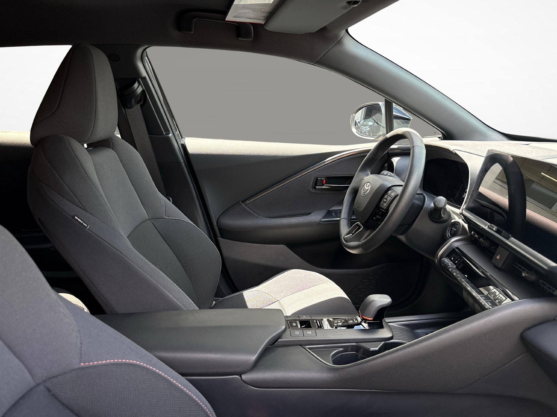 TOYOTA C-HR 2.0 PHEV Swiss Edition-image-9