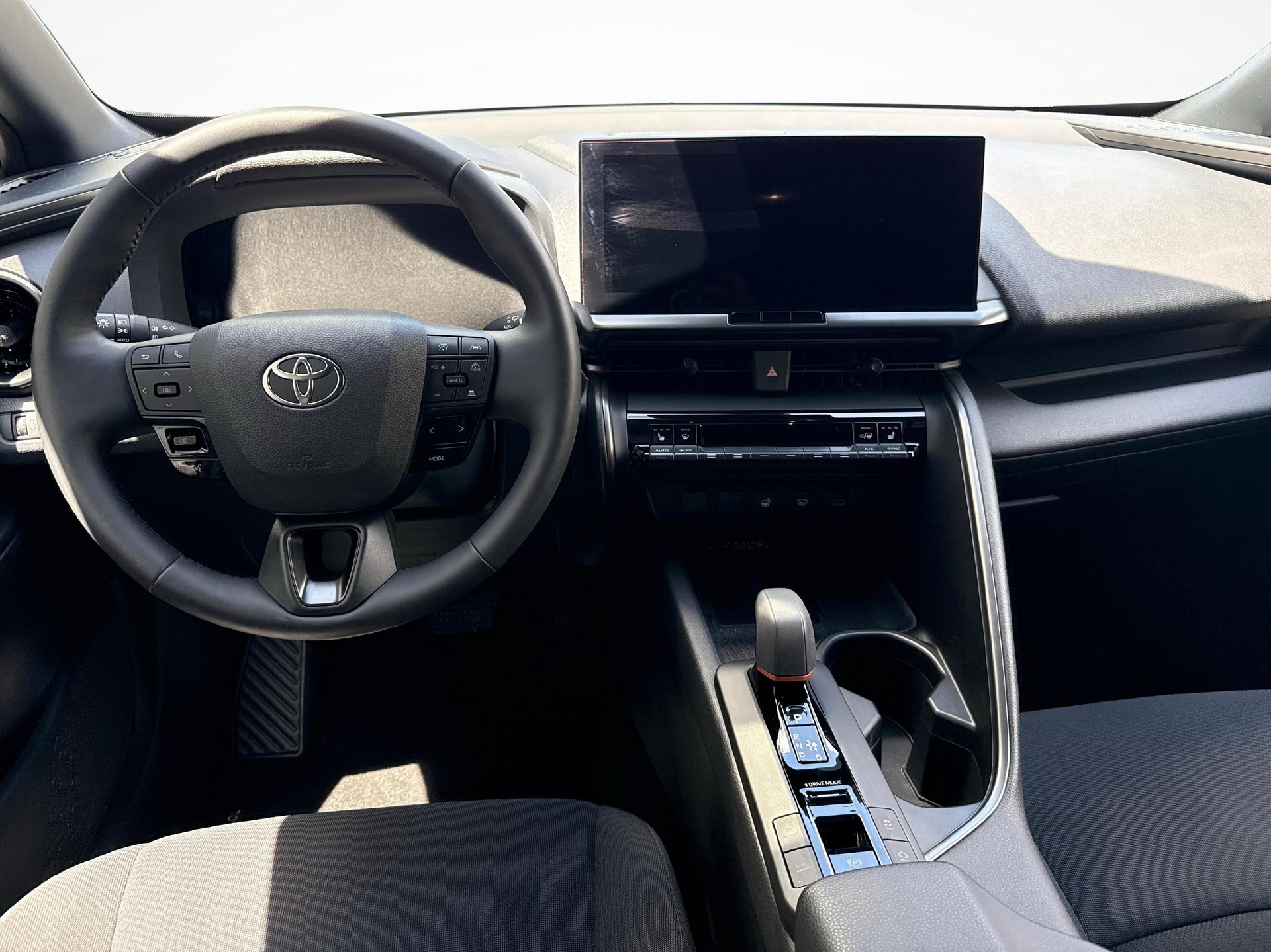 TOYOTA C-HR 2.0 PHEV Swiss Edition-image-8