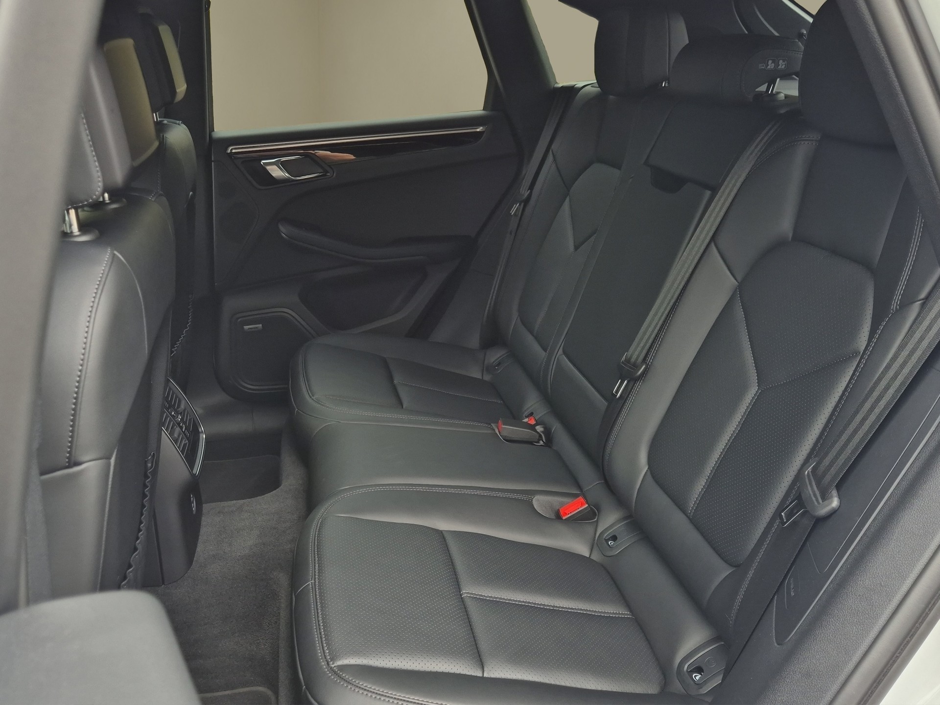 PORSCHE Macan S PDK-image-14