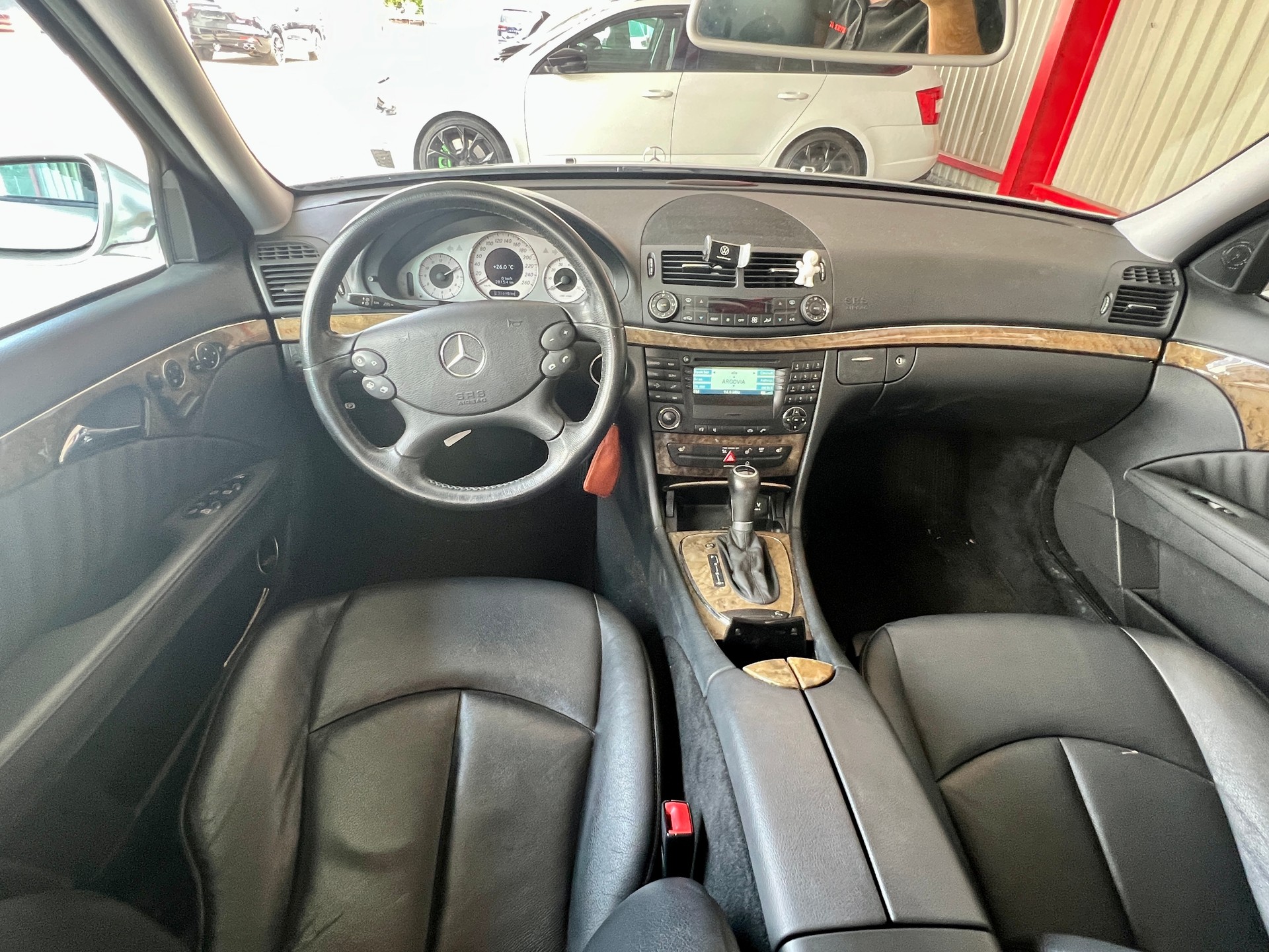 MERCEDES-BENZ E 280 Avantgarde-image-9
