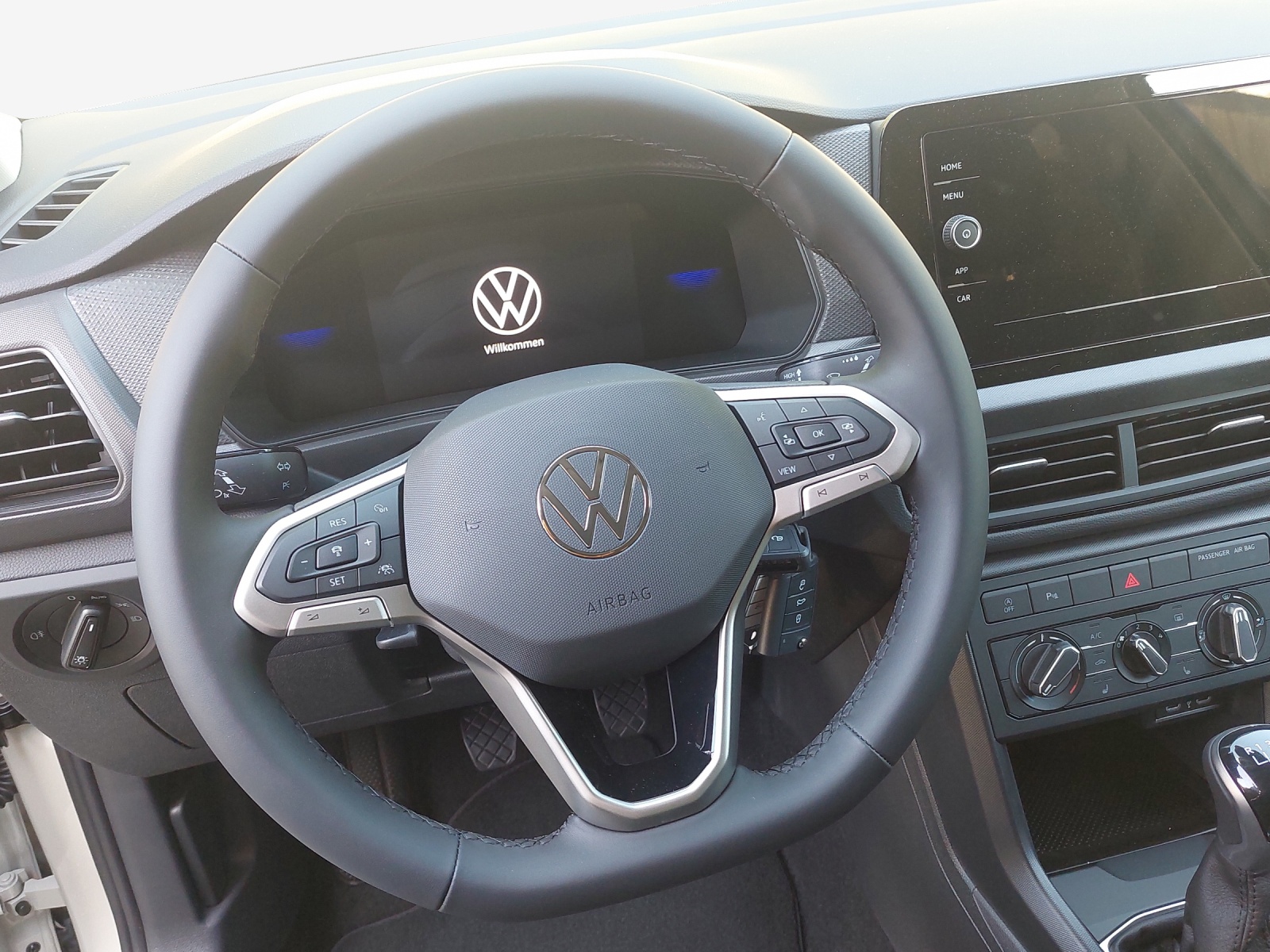 VW T-Cross 1.0 TSI-image-9