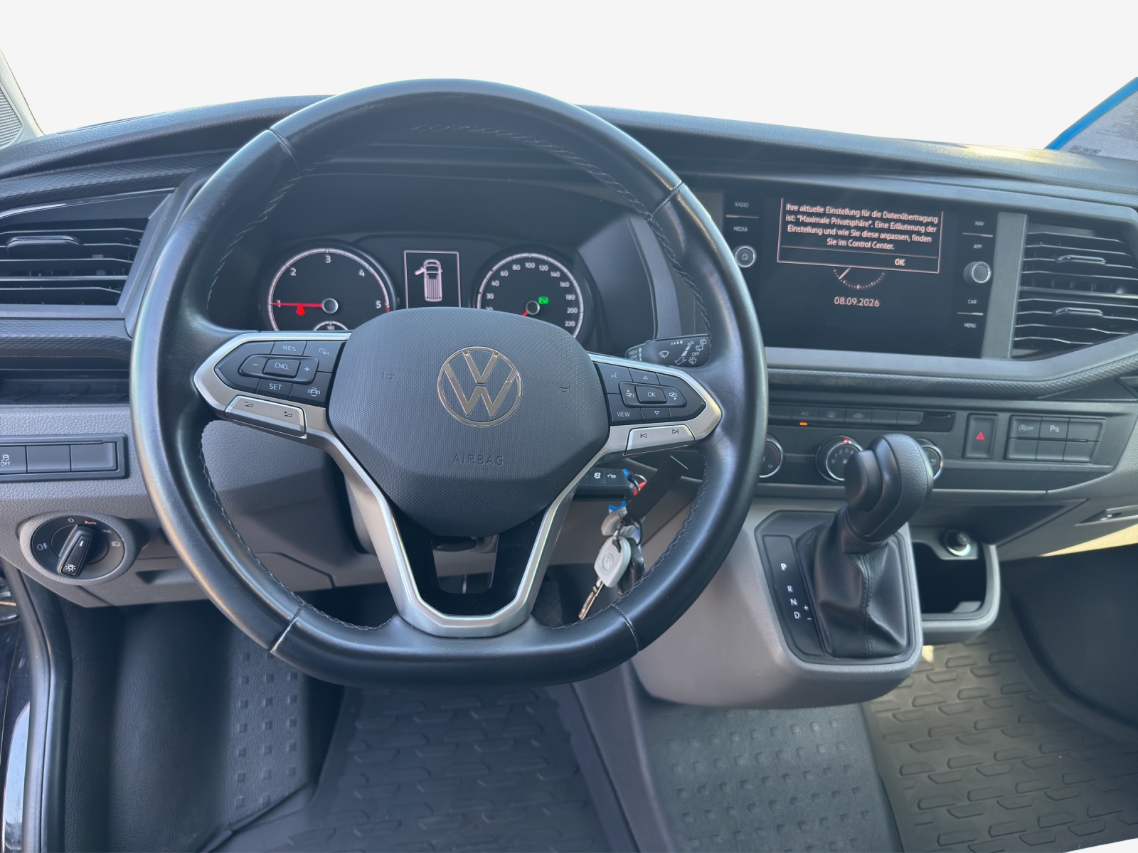 VW T6.1 2.0 TDI 4Motion DSG-image-9