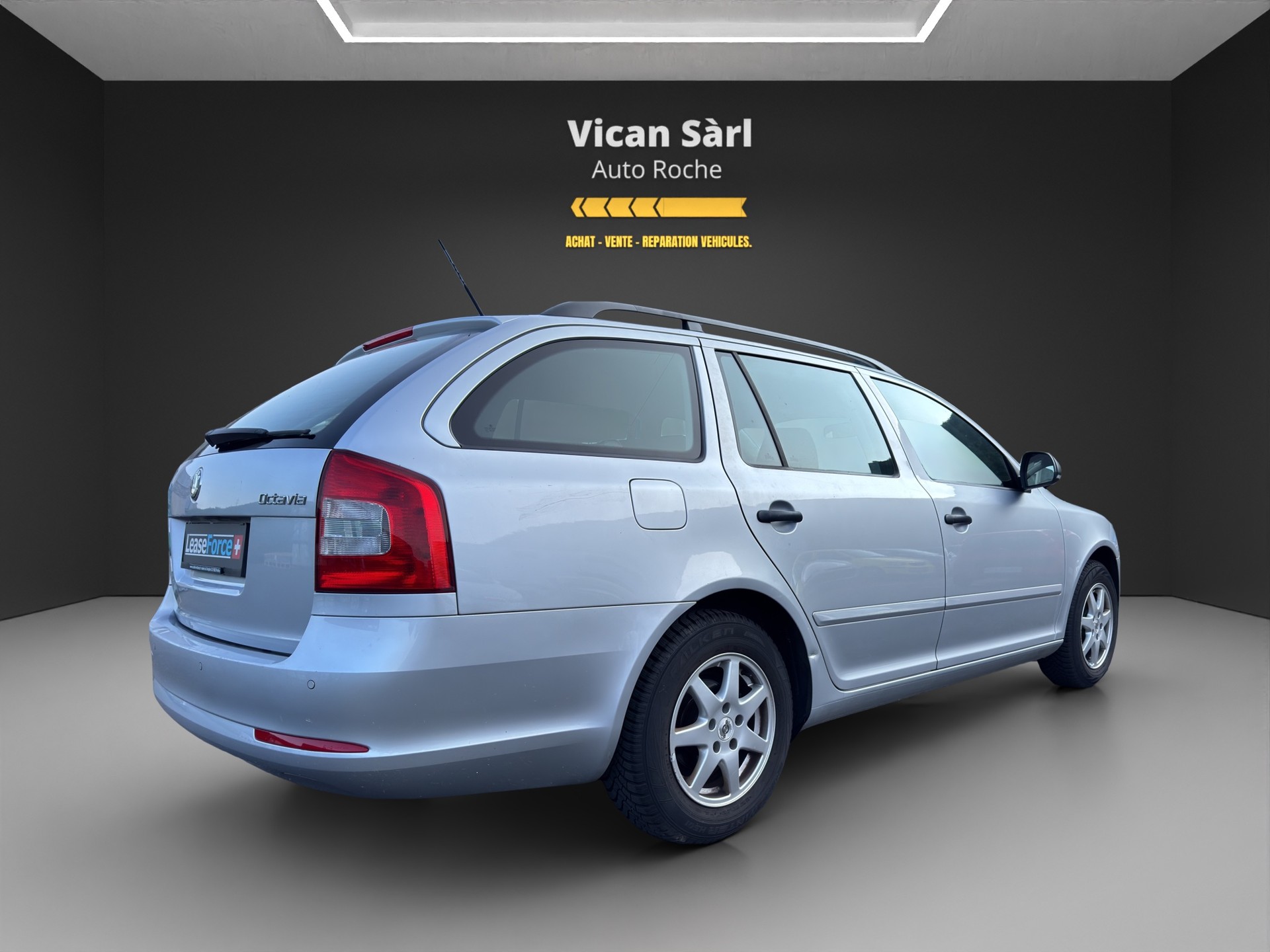 SKODA Octavia Combi 1.2 TSI Ambition DSG-image-6