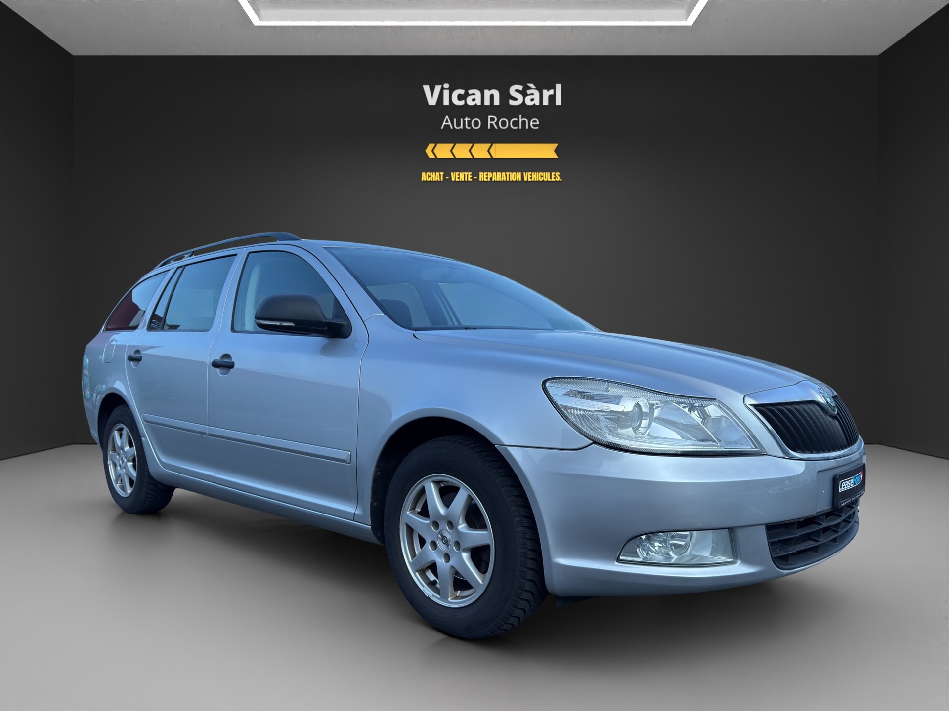 SKODA Octavia Combi 1.2 TSI Ambition DSG-image-2