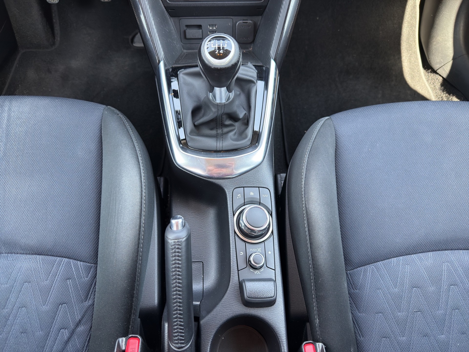 MAZDA 2 1.5i 16V Skyactiv-G Ambition Plus-image-12