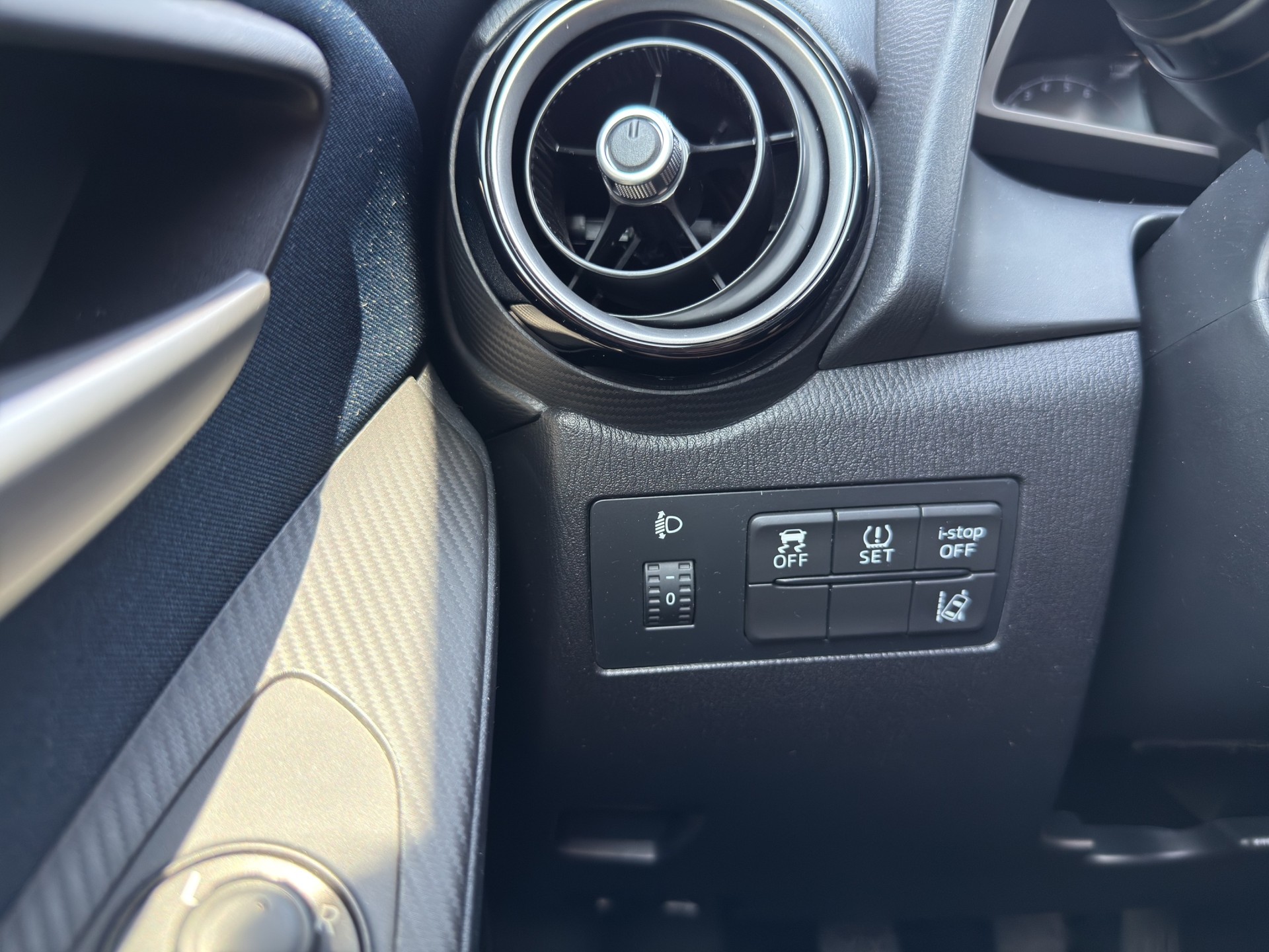 MAZDA 2 1.5i 16V Skyactiv-G Ambition Plus-image-13