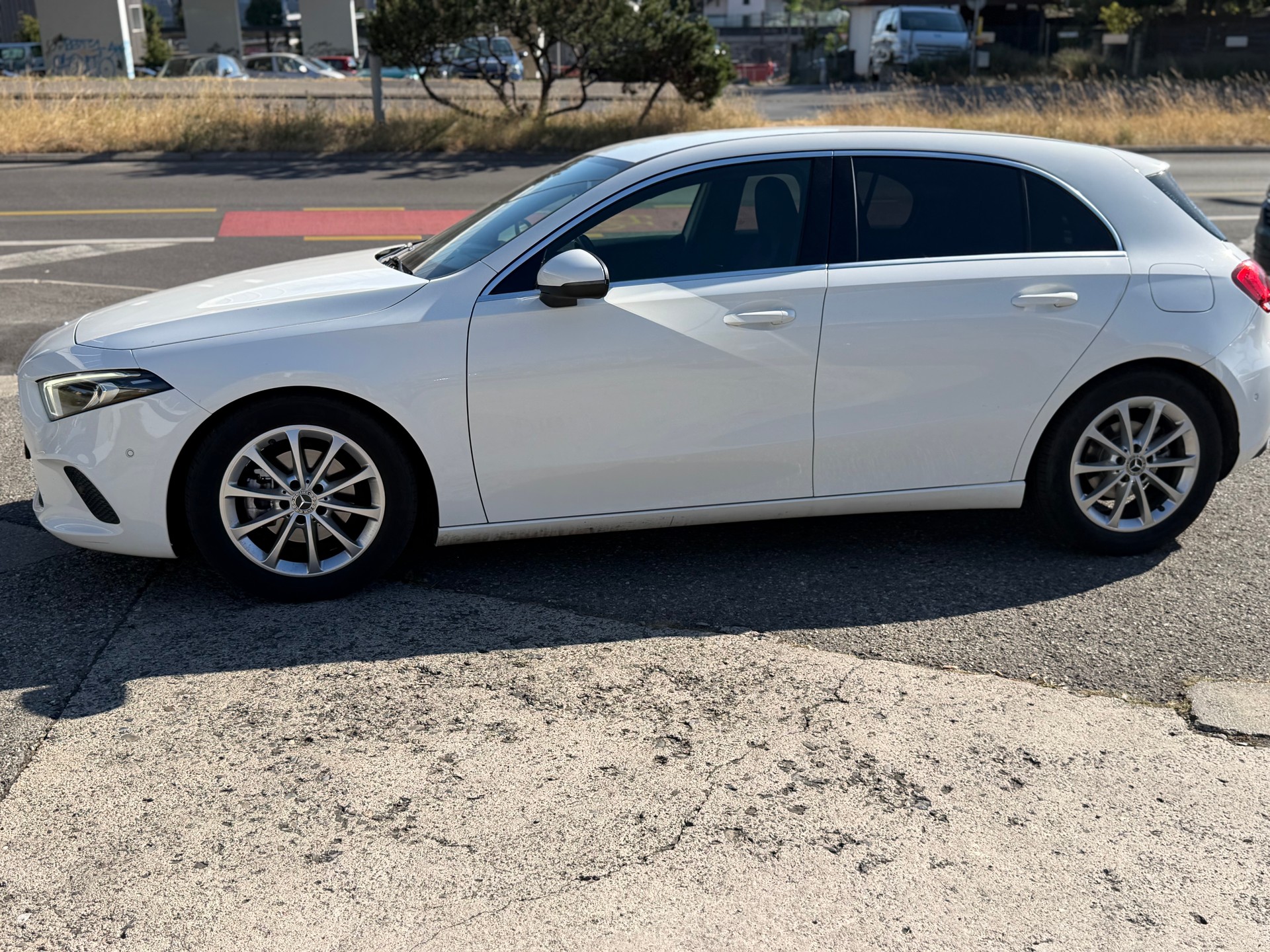 MERCEDES-BENZ A 180 d-image-2