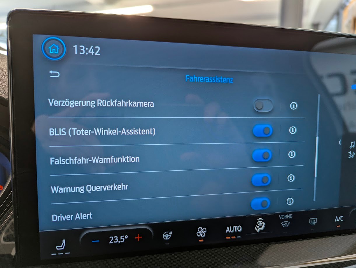 FORD Focus 2.3T EcoB ST X 6-Gang Hand*NEUWAGEN MIT TAGESZUL. 5J GAR TRACK-PACK PERF.SITZE CAM HEAD-UP*-image-17