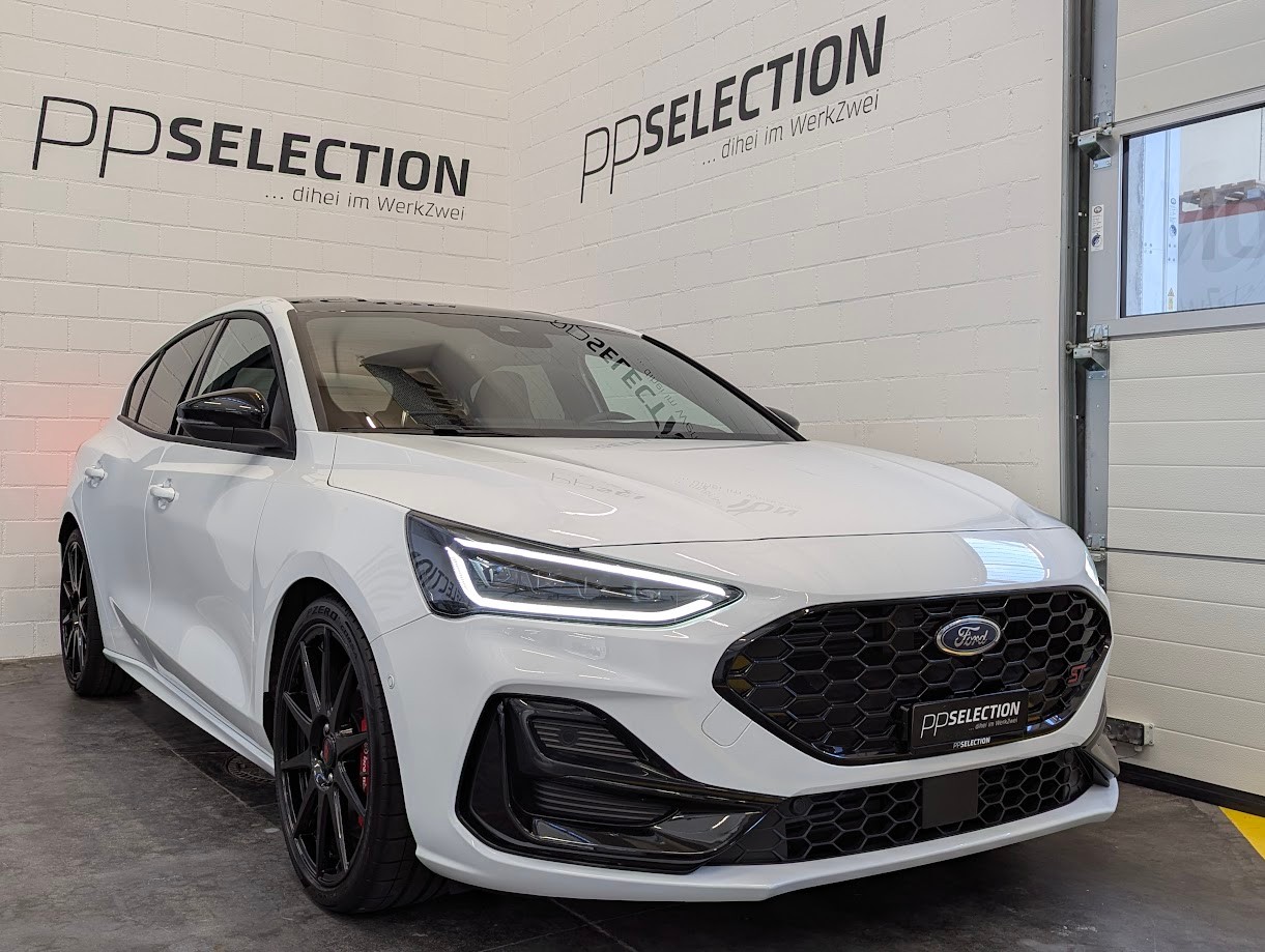 FORD Focus 2.3T EcoB ST X 6-Gang Hand*NEUWAGEN MIT TAGESZUL. 5J GAR TRACK-PACK PERF.SITZE CAM HEAD-UP*-image-0