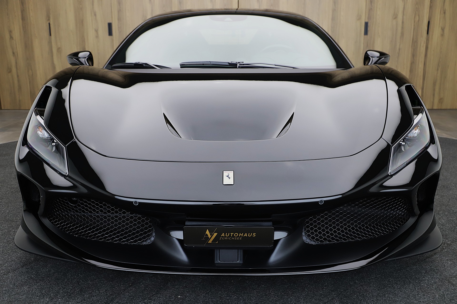 FERRARI F8 Tributo-image-1