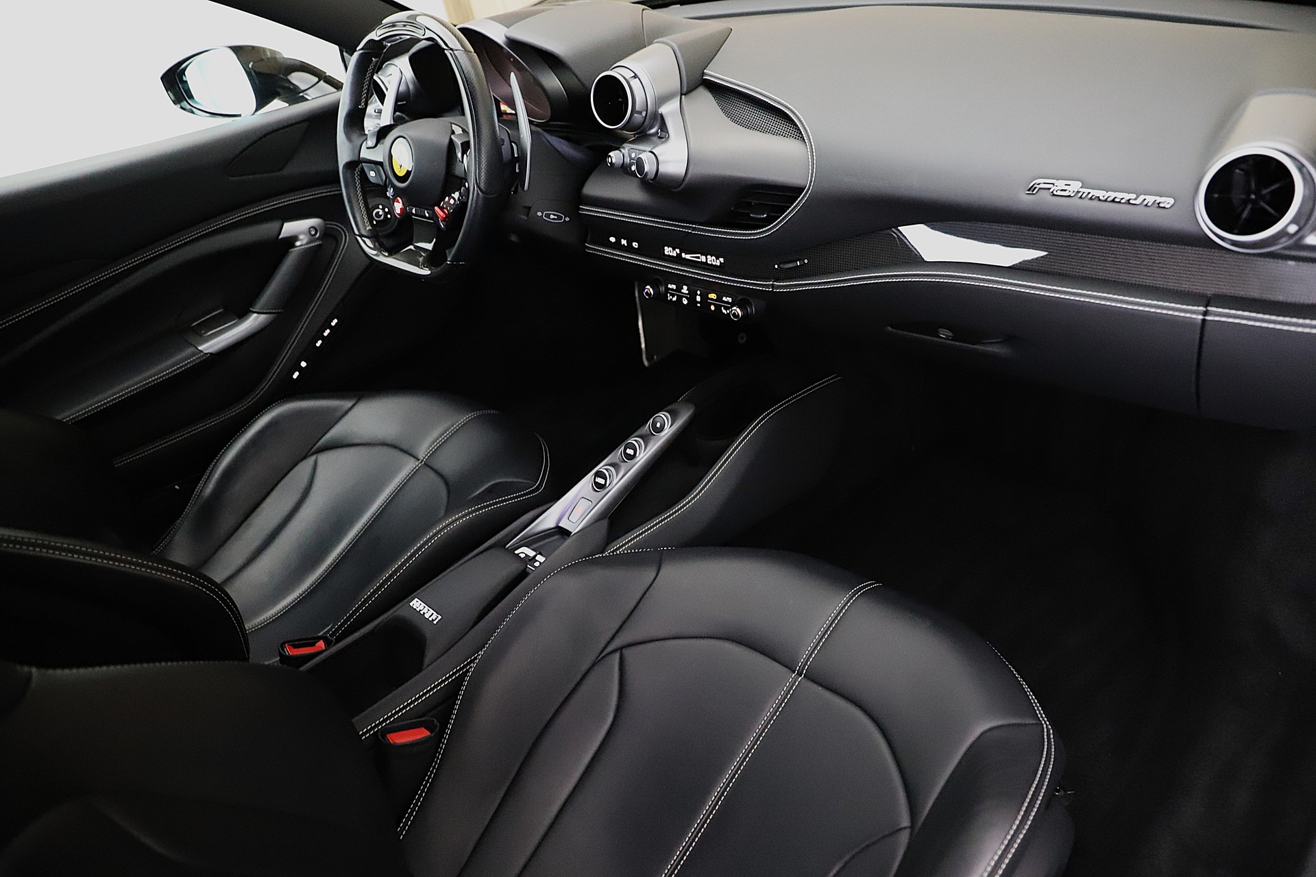 FERRARI F8 Tributo-image-5