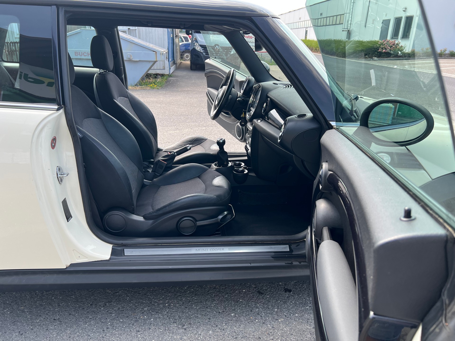 MINI Cooper-image-8