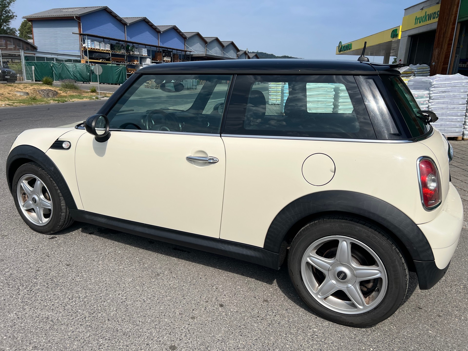 MINI Cooper-image-3