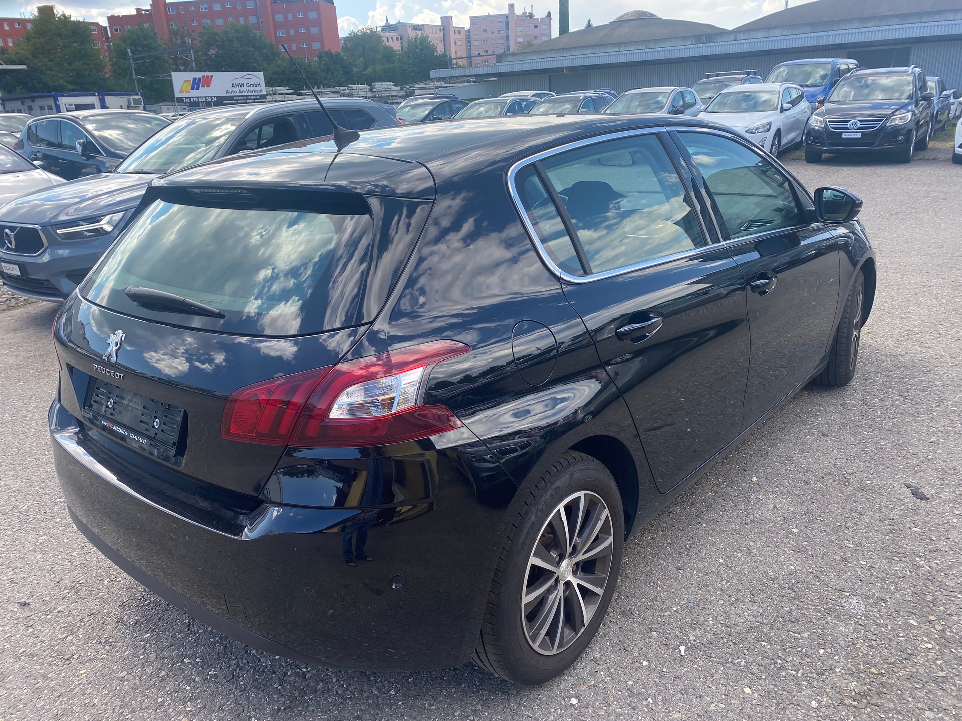 PEUGEOT 308 1.6 BlueHDI Active Automatic-image-3