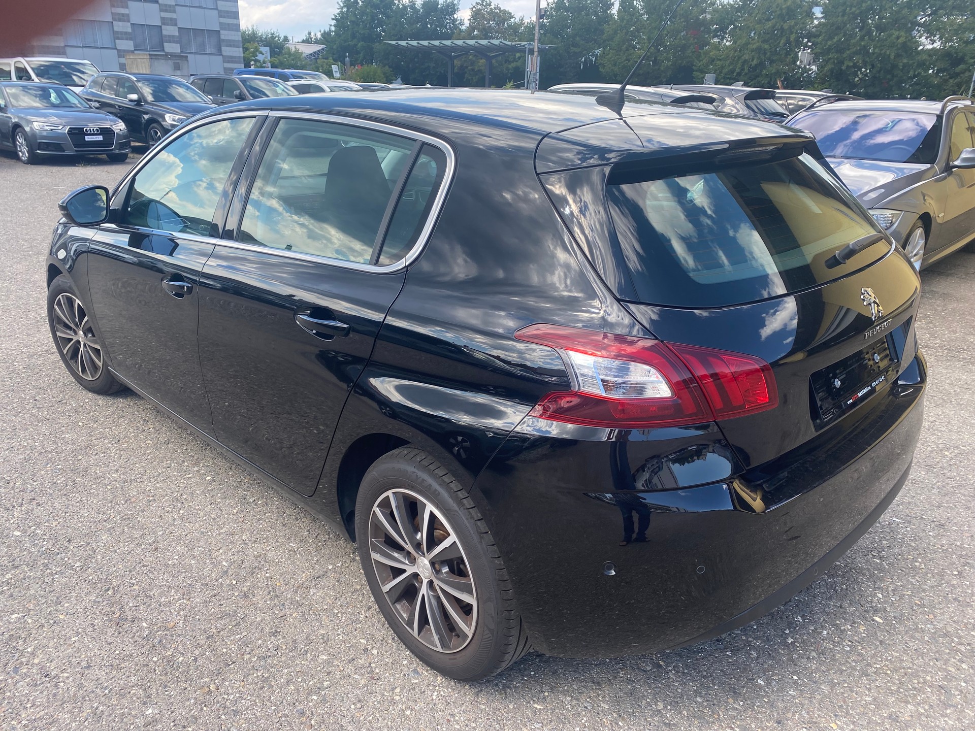 PEUGEOT 308 1.6 BlueHDI Active Automatic-image-2