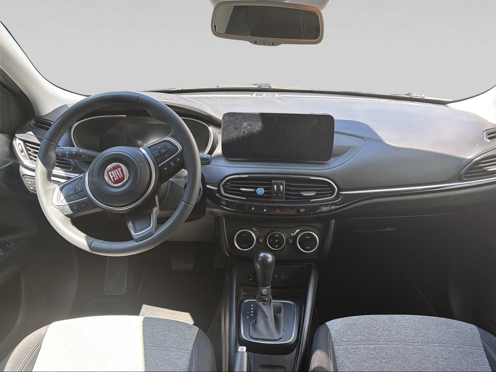 FIAT Tipo Hybrid 1.5 Cross-image-4