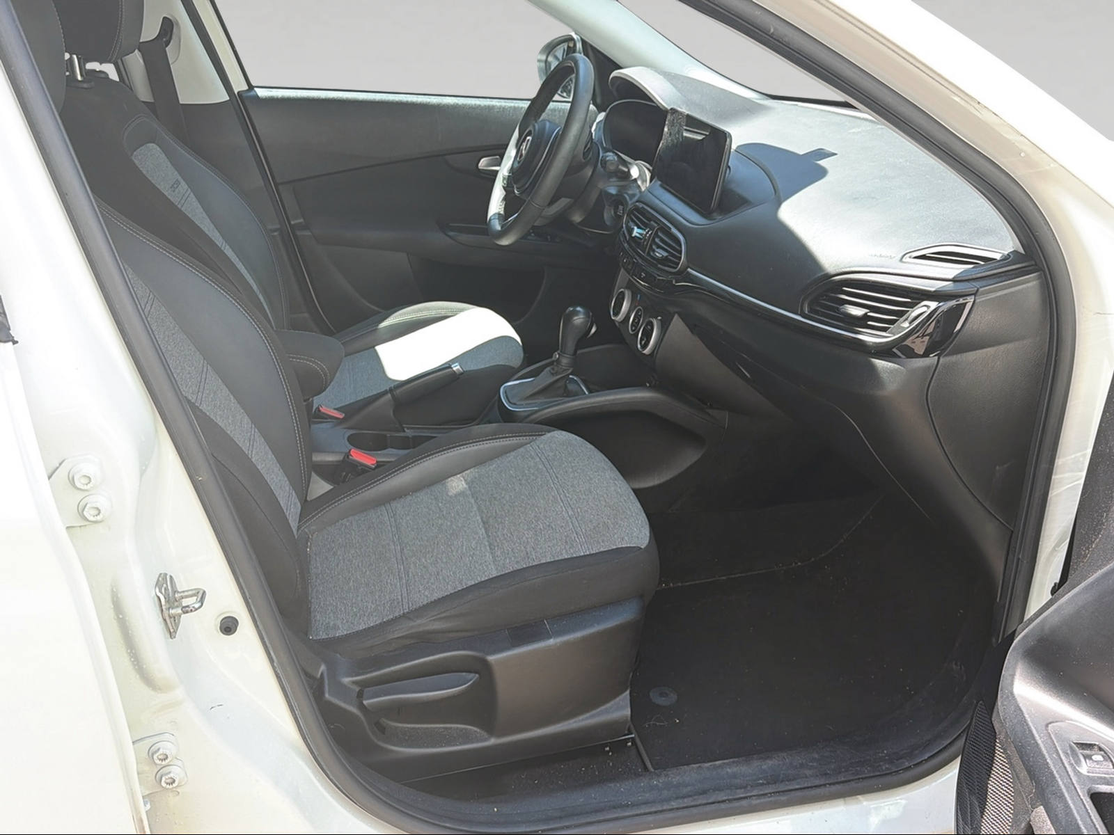 FIAT Tipo Hybrid 1.5 Cross-image-6