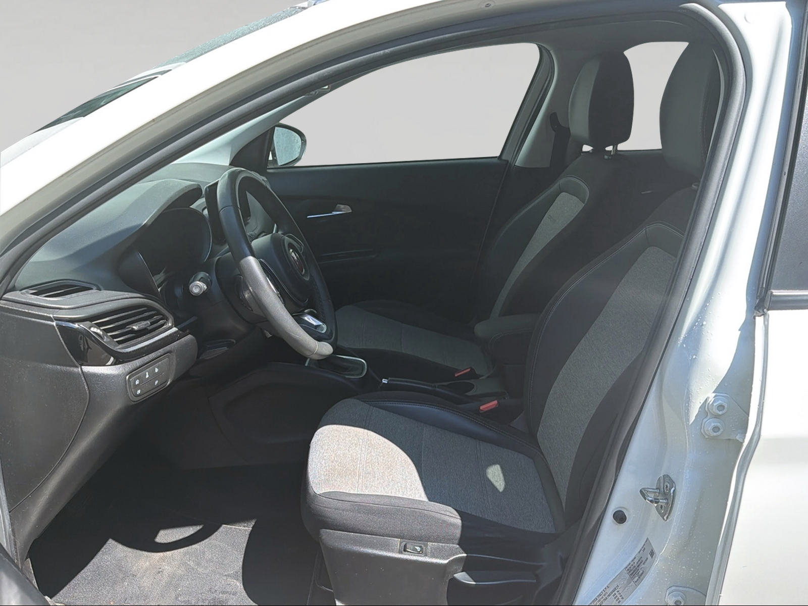 FIAT Tipo Hybrid 1.5 Cross-image-5