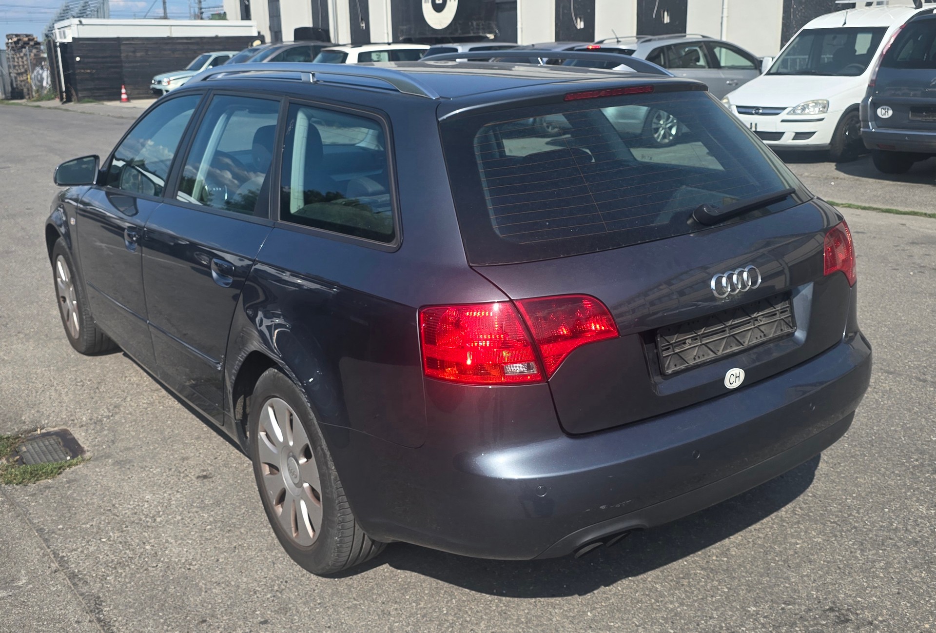AUDI A4 Avant 2.0 TDI-image-5