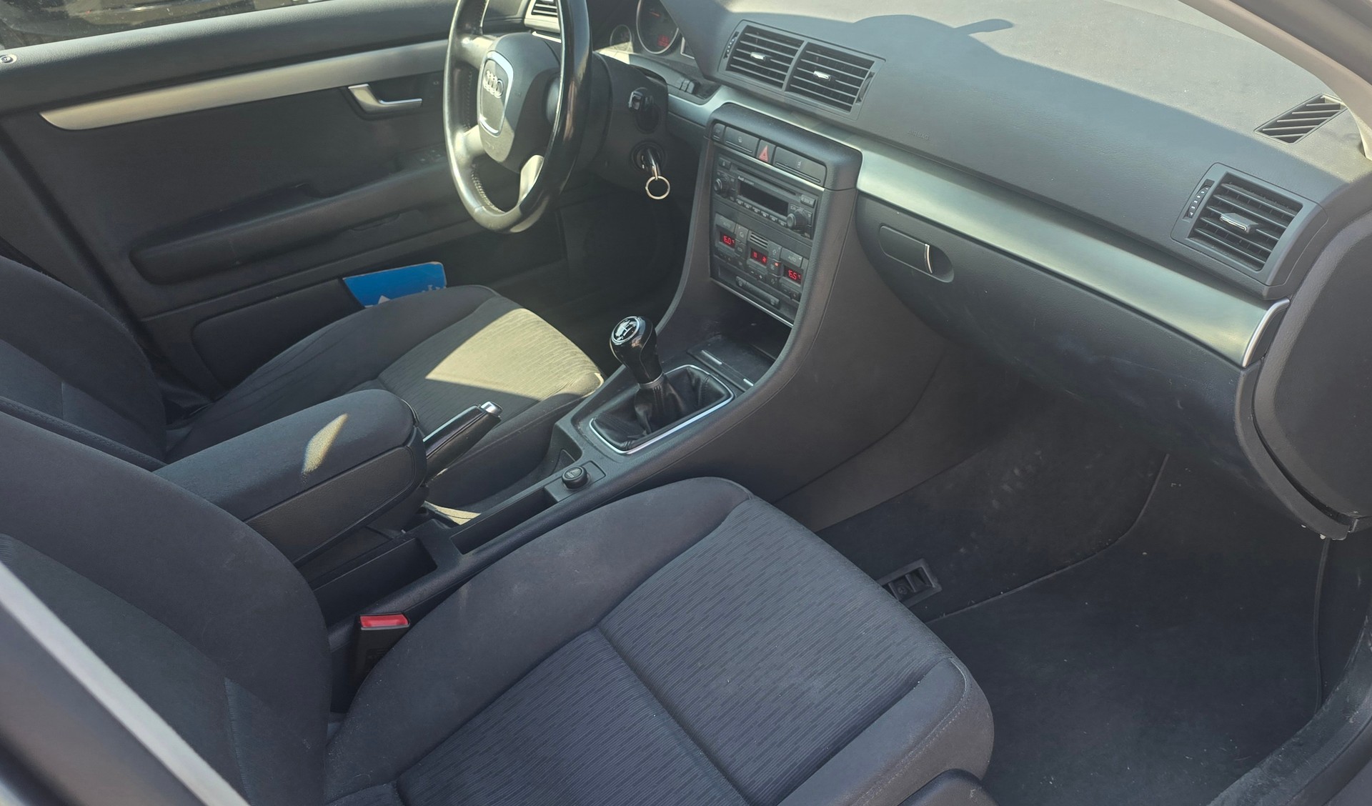 AUDI A4 Avant 2.0 TDI-image-7