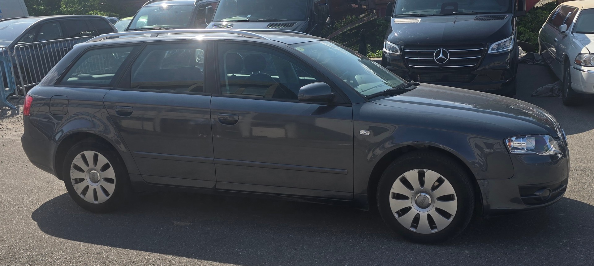 AUDI A4 Avant 2.0 TDI-image-2