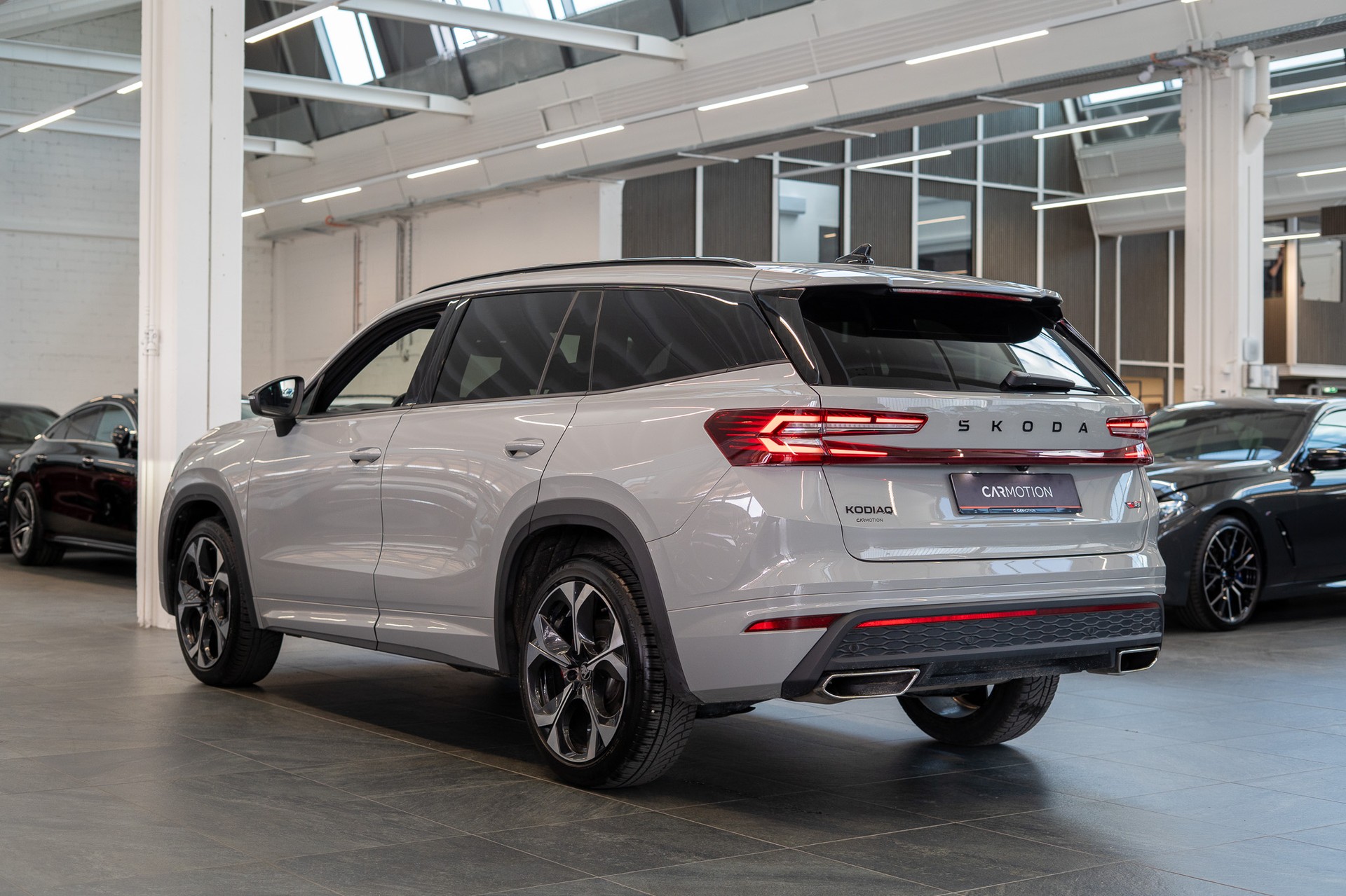 SKODA Kodiaq 2.0 TSI RS / 7 Sitze / Panorama-Schiebedach / Head-Up Display-showroom-element-3