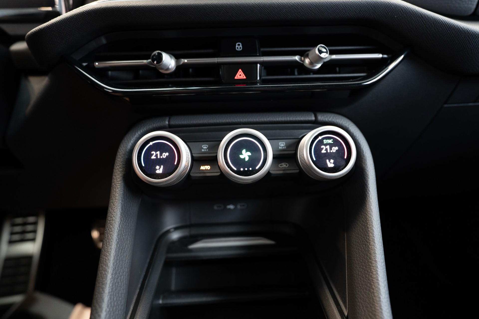 SKODA Kodiaq 2.0 TSI RS / 7 Sitze / Panorama-Schiebedach / Head-Up Display-image-26