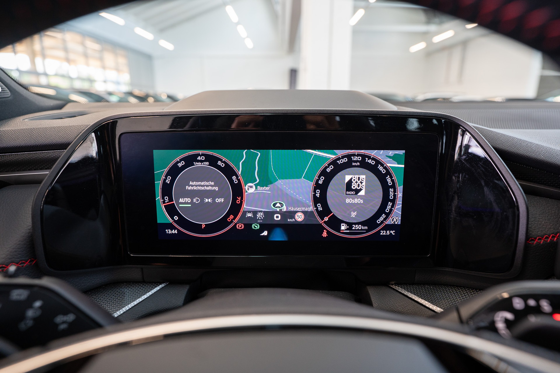 SKODA Kodiaq 2.0 TSI RS / 7 Sitze / Panorama-Schiebedach / Head-Up Display-image-27
