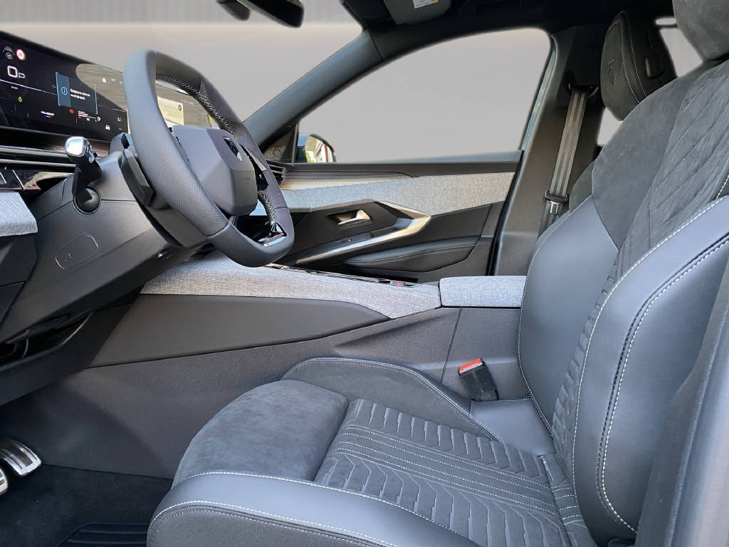 PEUGEOT 5008 1.2 Hybrid GT-image-9