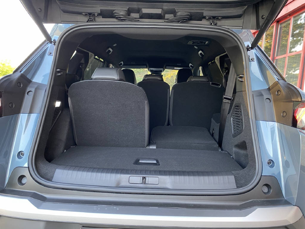 PEUGEOT 5008 1.2 Hybrid GT-image-8