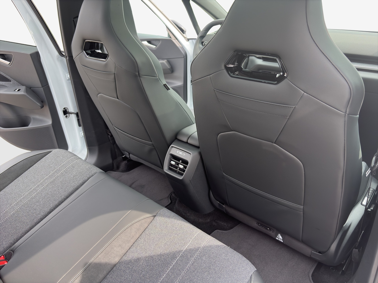 VW ID.3 Neo 79 kWh 231 PS Style-image-13
