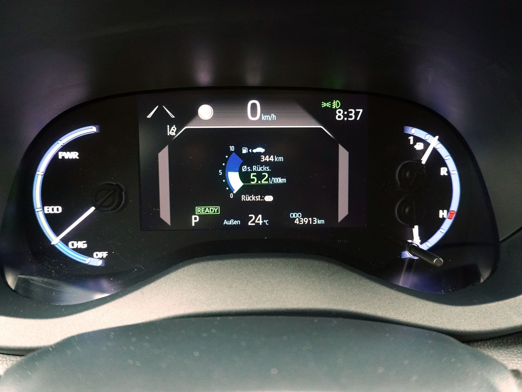 TOYOTA Yaris Cross 1.5 VVT-i HSD Adventure AWD-i-image-15
