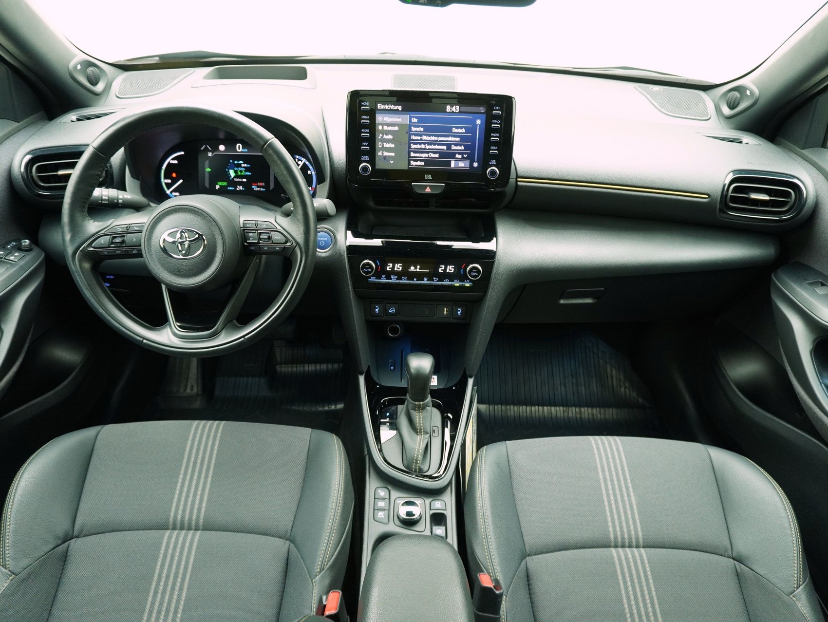 TOYOTA Yaris Cross 1.5 VVT-i HSD Adventure AWD-i-image-12