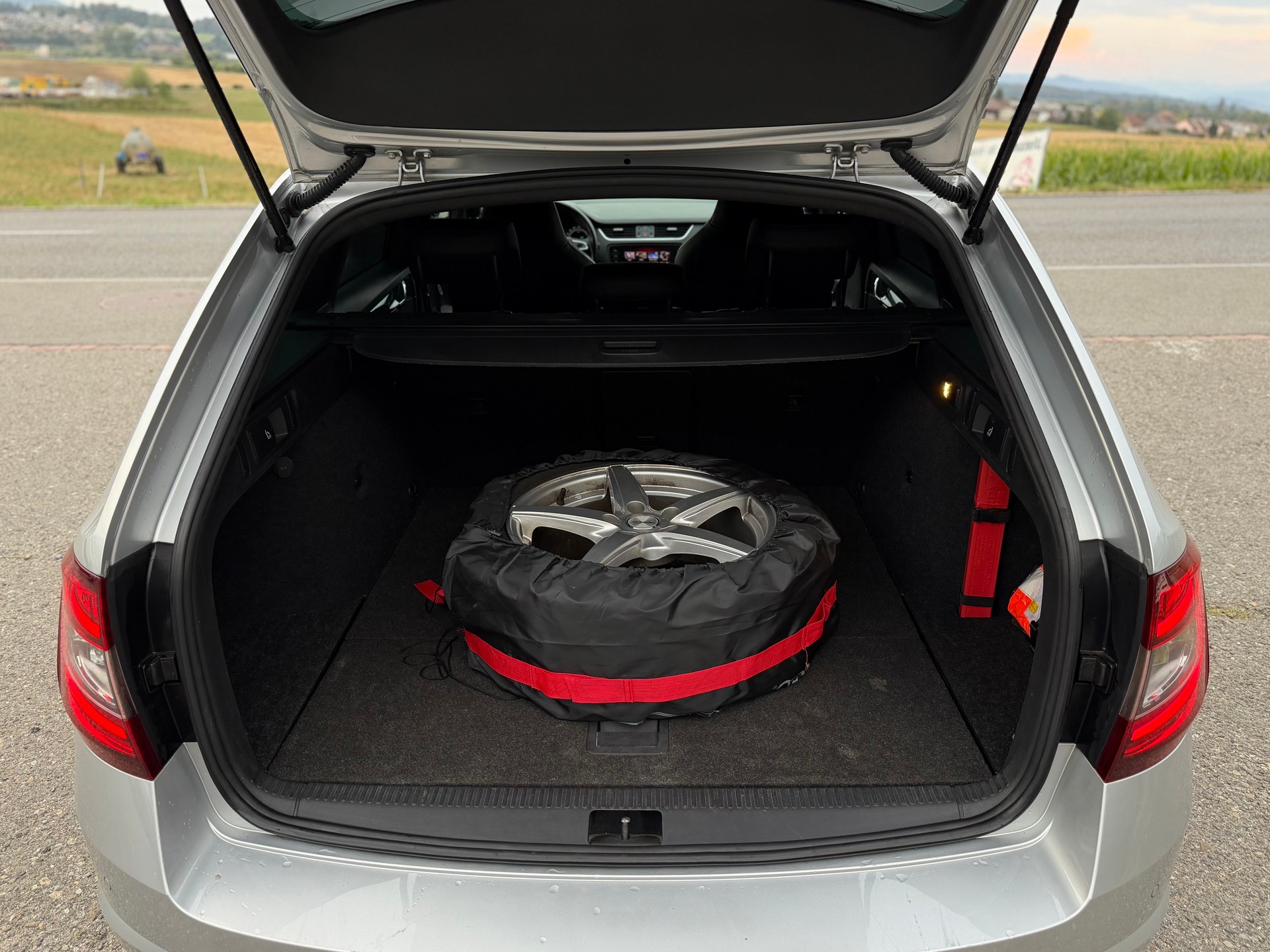 SKODA Octavia Combi 2.0 TDI RS 4x4 DSG-image-6