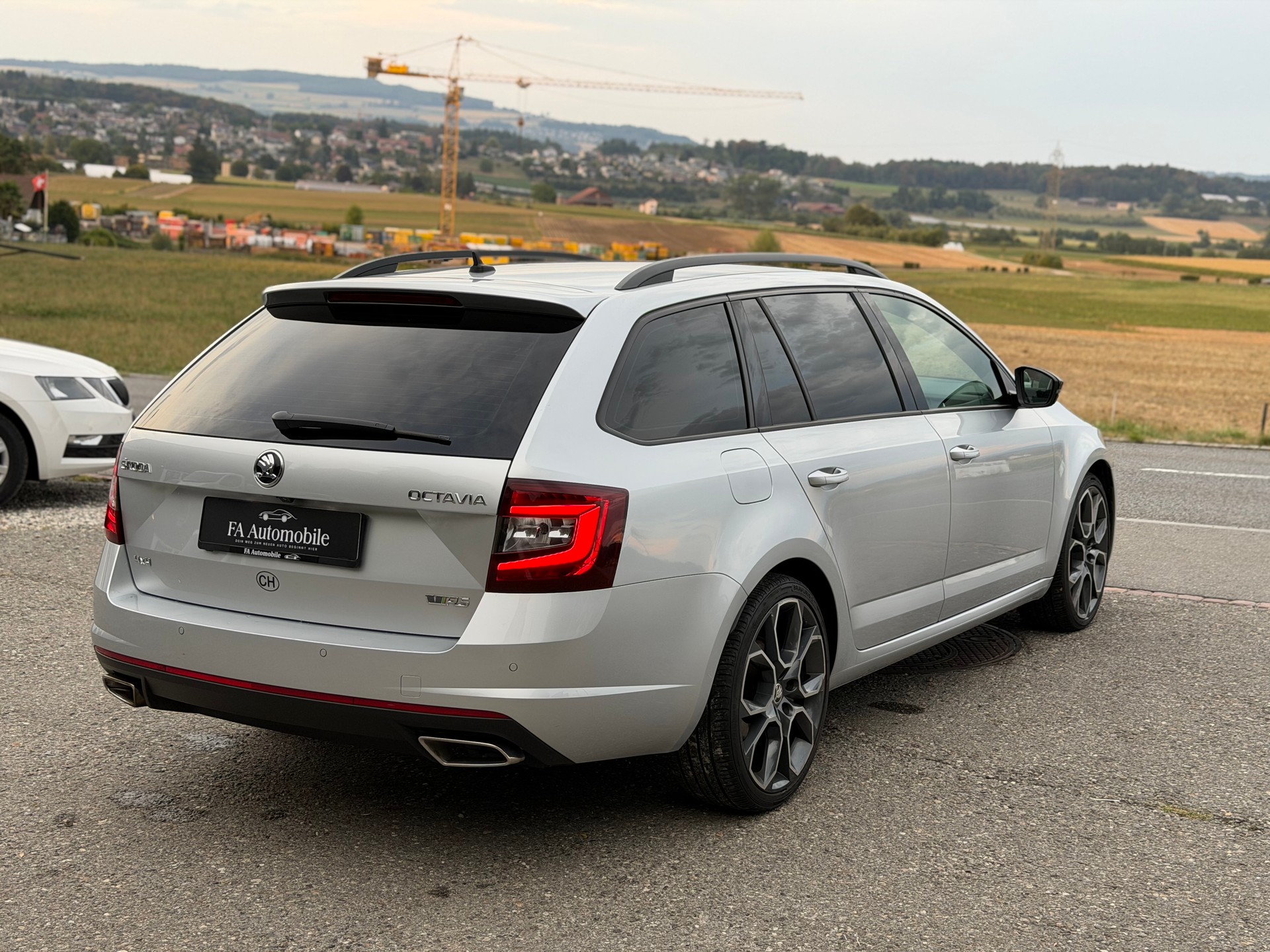 SKODA Octavia Combi 2.0 TDI RS 4x4 DSG-image-5
