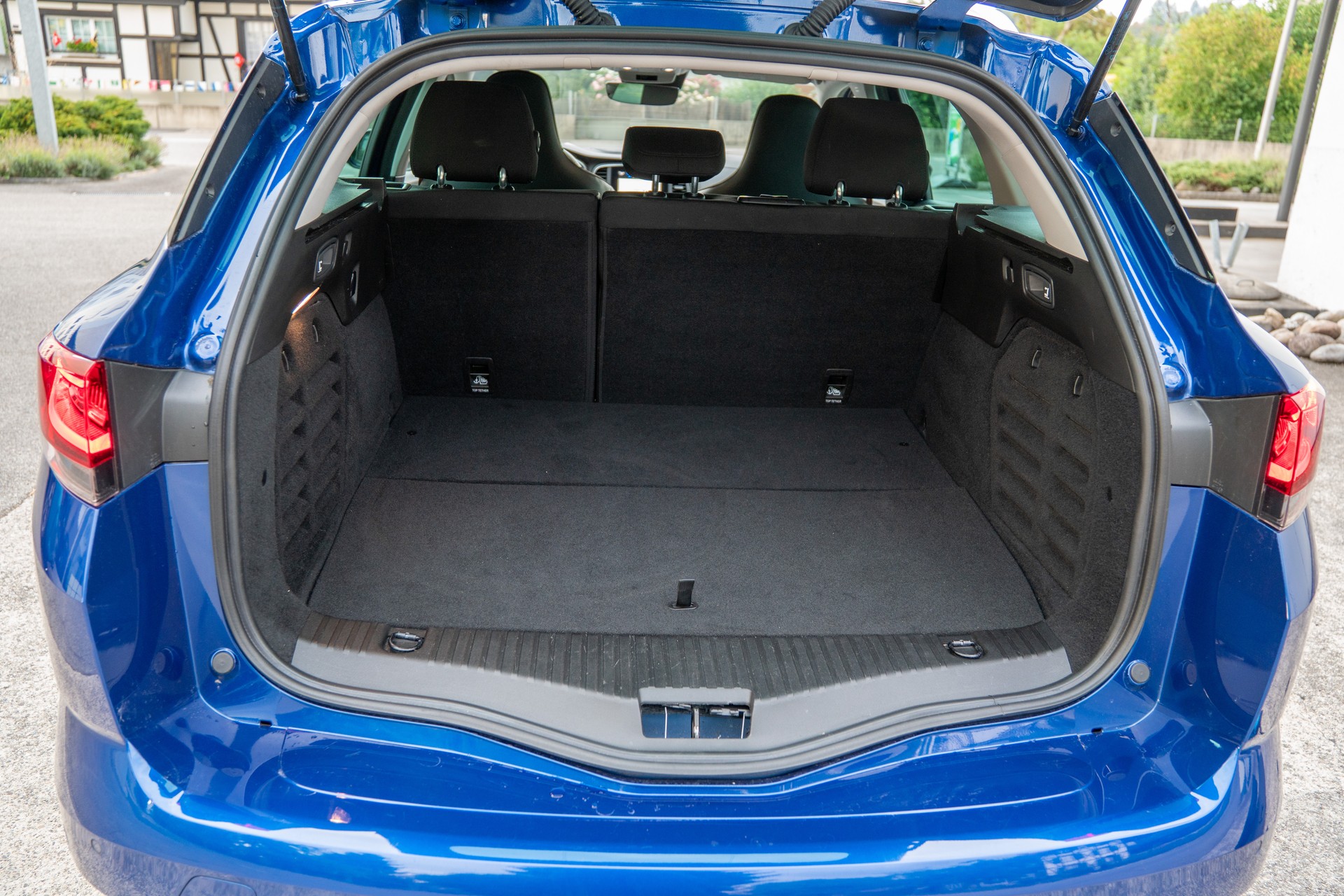 RENAULT Mégane Grandtour 1.6 E-Tech R.S. Line-image-21