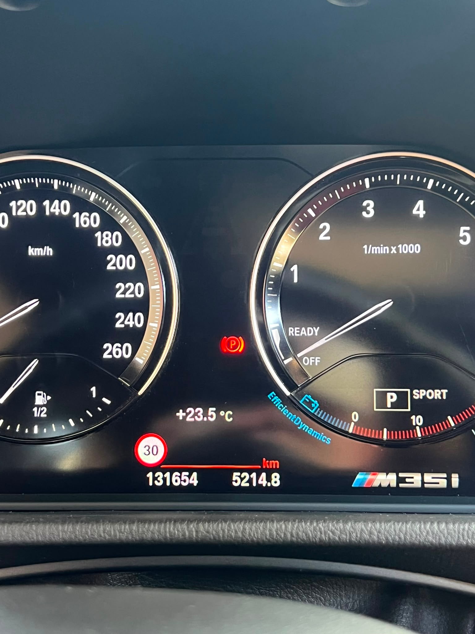 BMW M35i-image-4