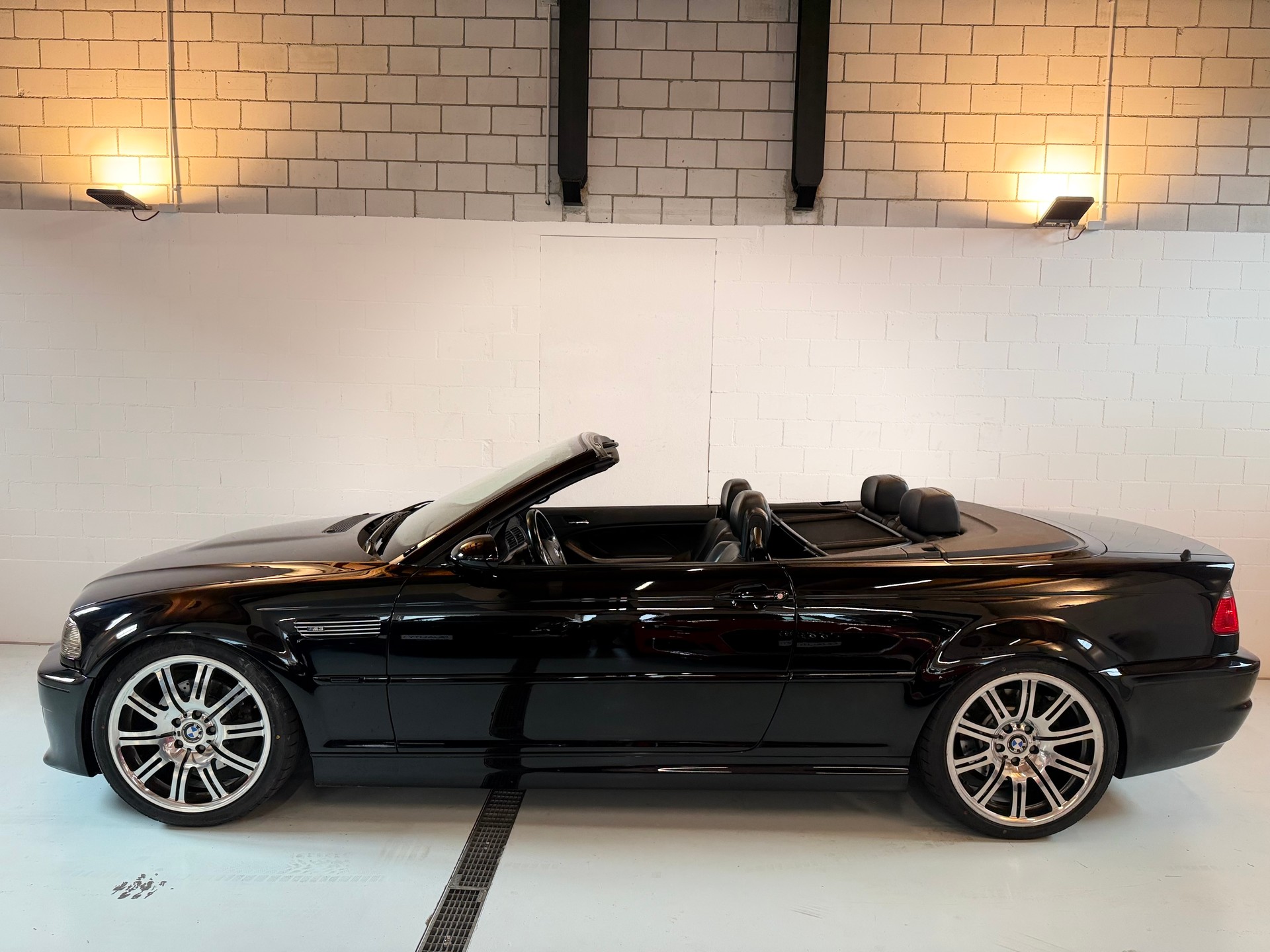 BMW M3 Cabriolet-image-3