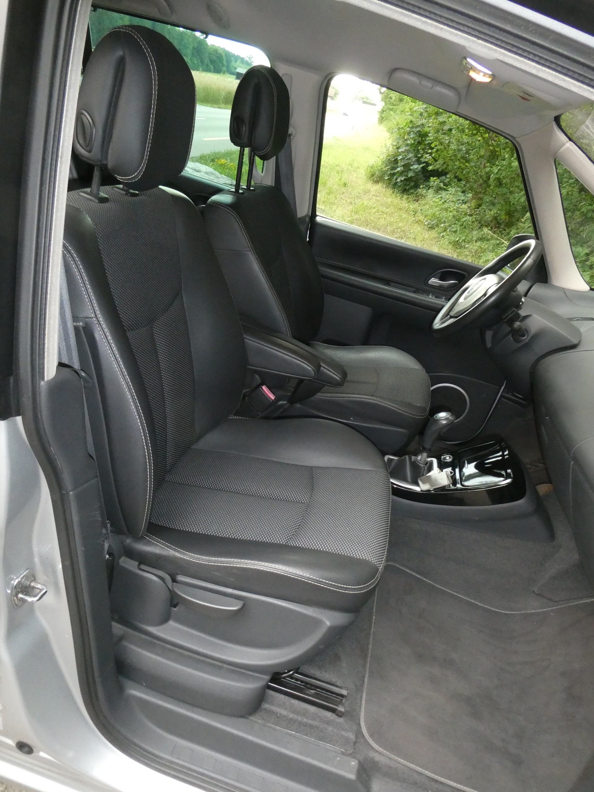 RENAULT Espace 2.0 dCi Dynamique Automatic-image-10