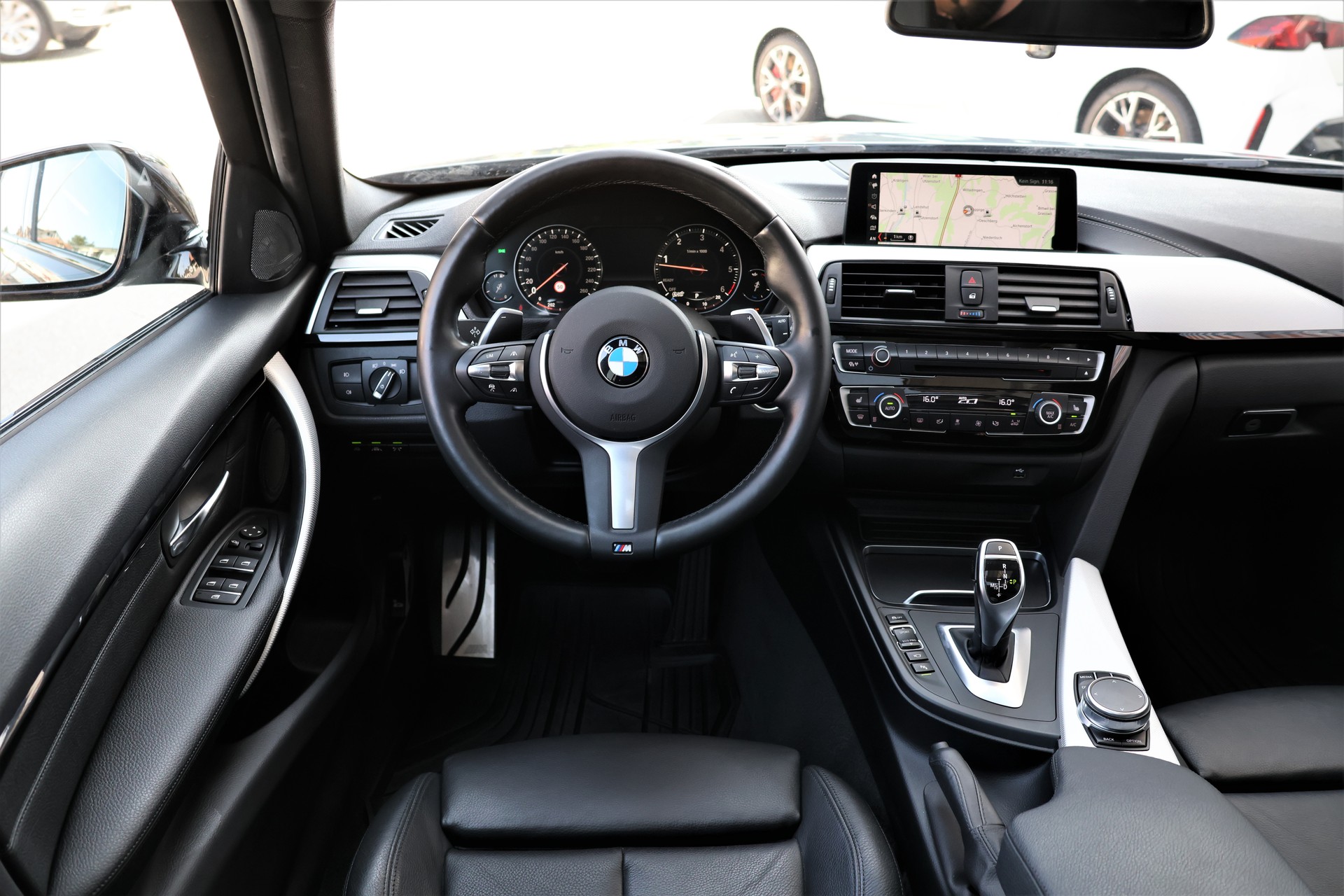BMW 335d xDrive Touring Edition M Sport Steptronic (CH)-image-13