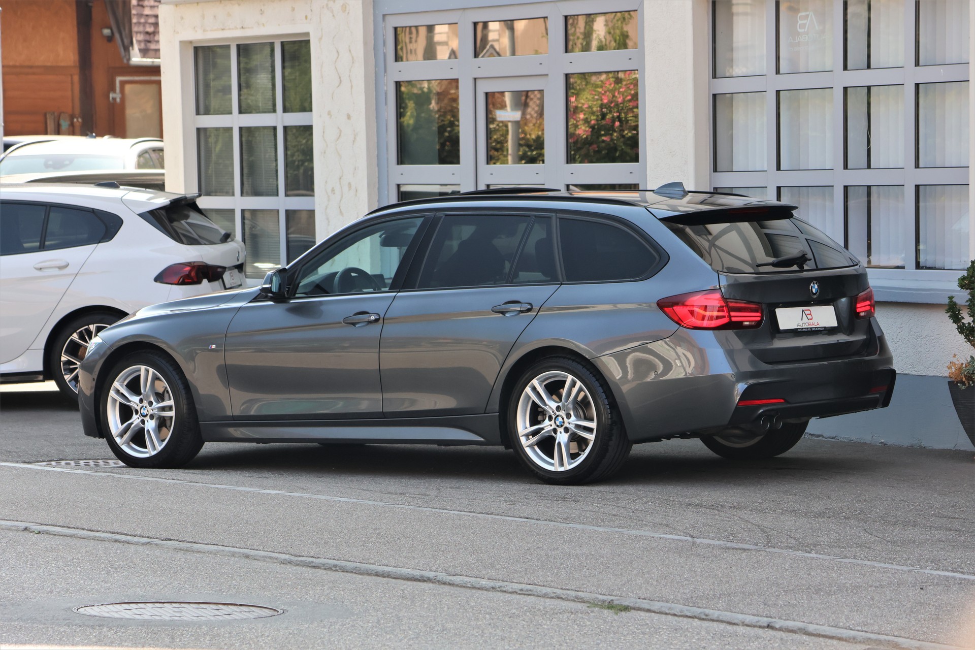 BMW 335d xDrive Touring Edition M Sport Steptronic (CH)-image-4
