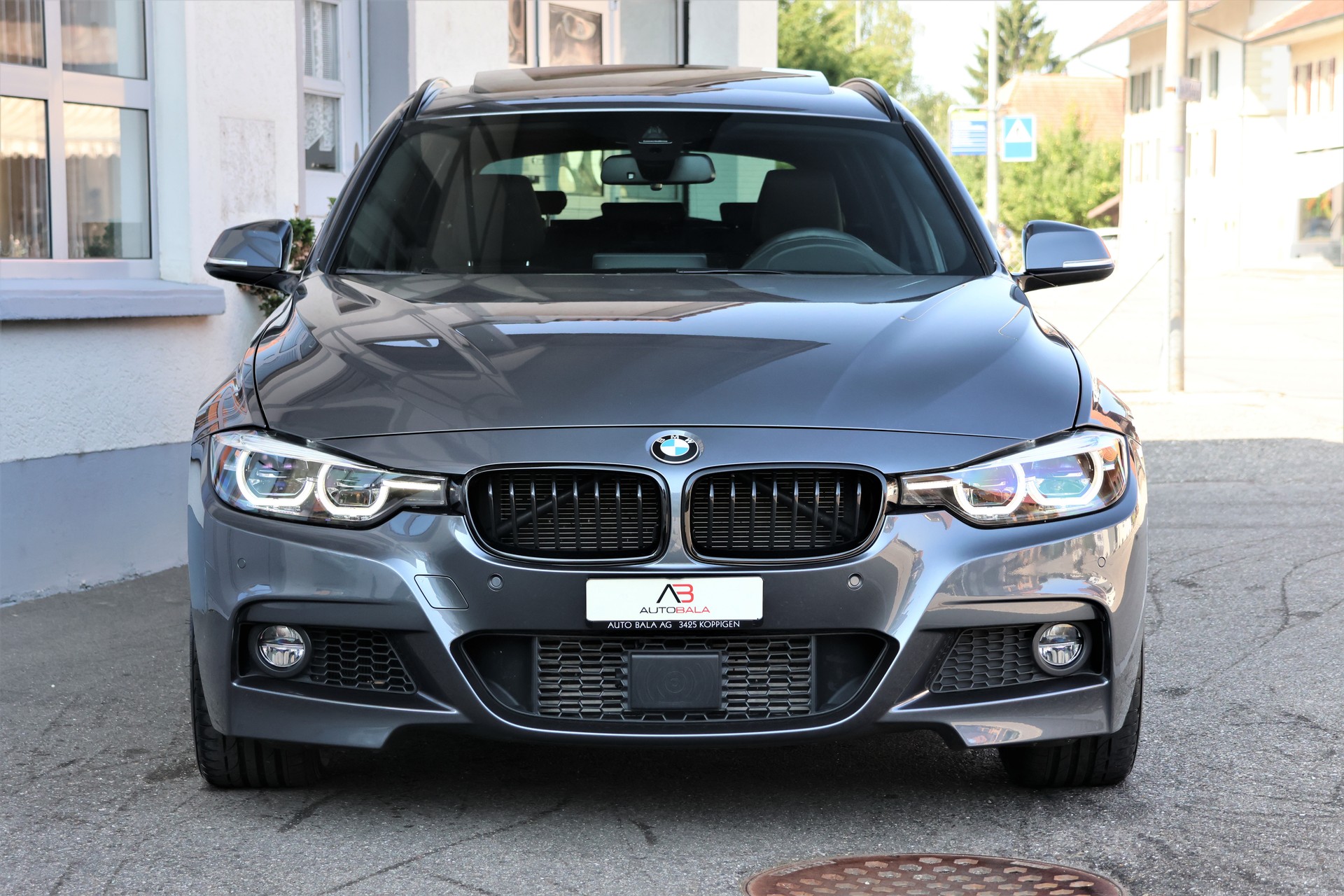 BMW 335d xDrive Touring Edition M Sport Steptronic (CH)-showroom-element-1