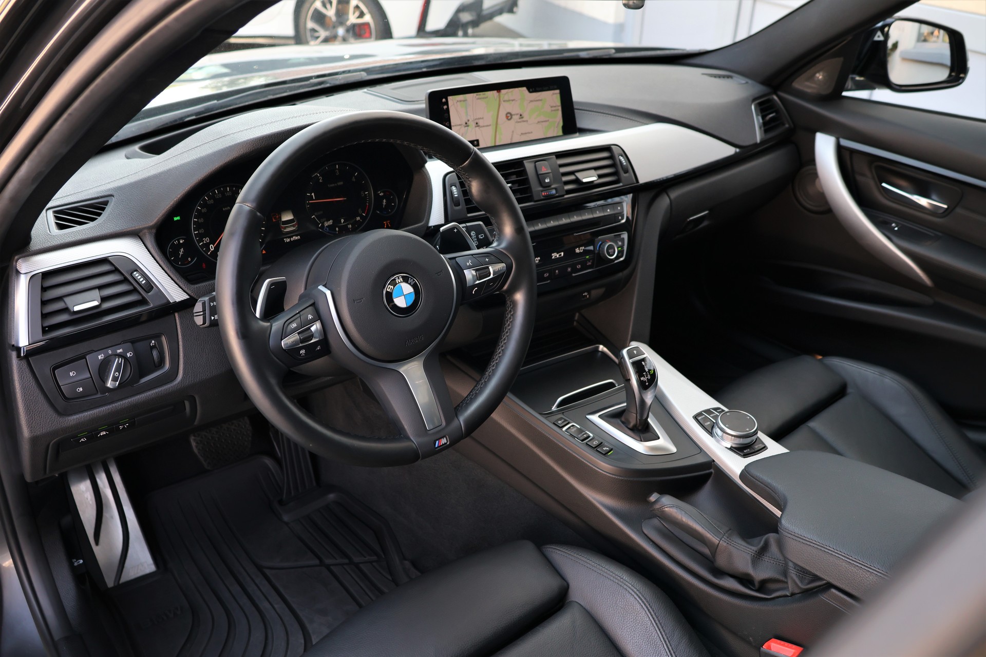 BMW 335d xDrive Touring Edition M Sport Steptronic (CH)-image-9