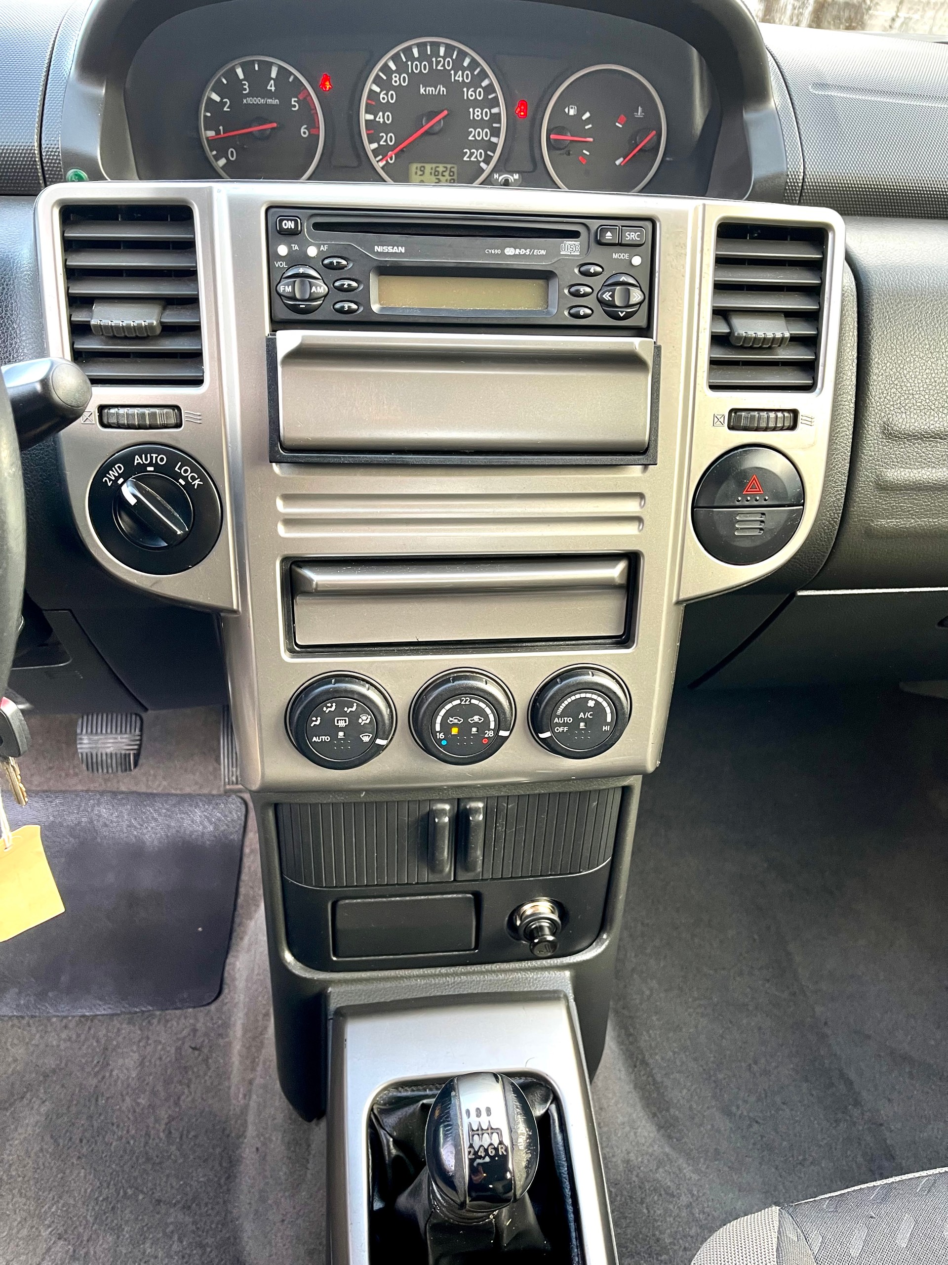 NISSAN X-Trail 2.2 DCI Columbia Pack 4WD-image-23
