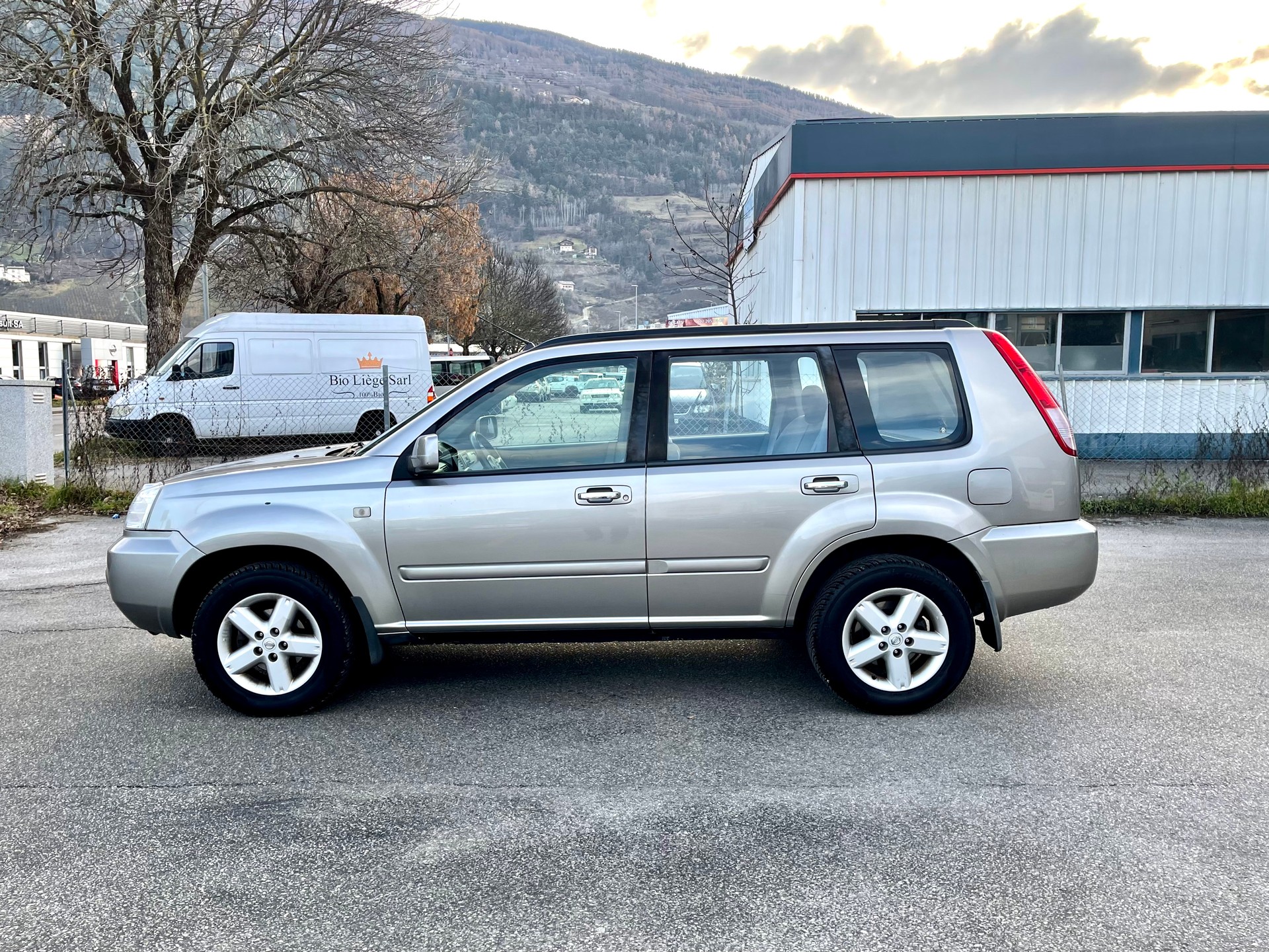 NISSAN X-Trail 2.2 DCI Columbia Pack 4WD-image-10