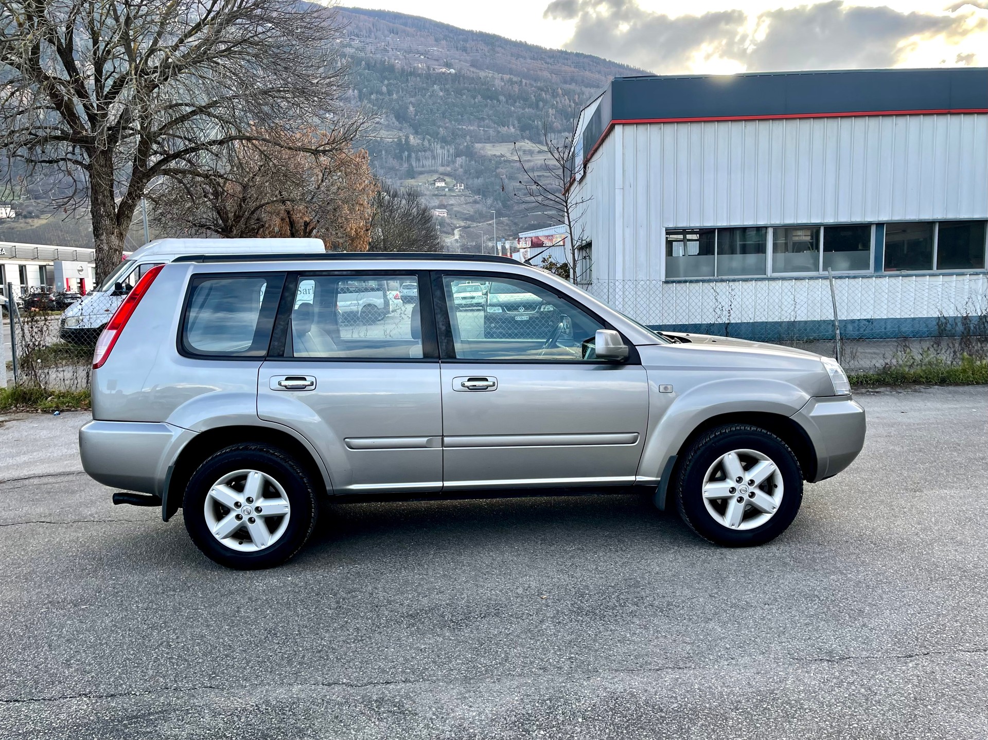 NISSAN X-Trail 2.2 DCI Columbia Pack 4WD-image-12