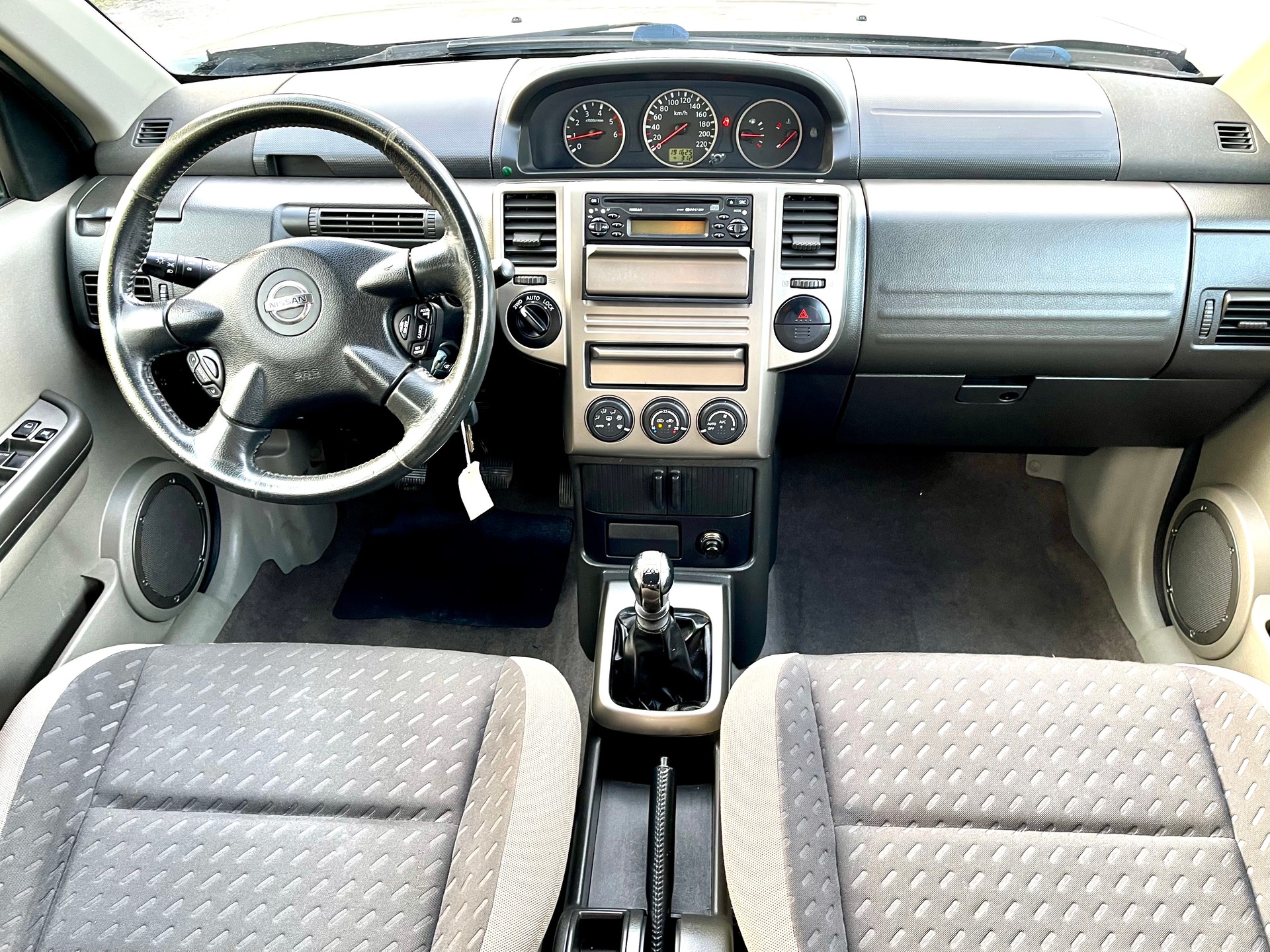 NISSAN X-Trail 2.2 DCI Columbia Pack 4WD-image-1